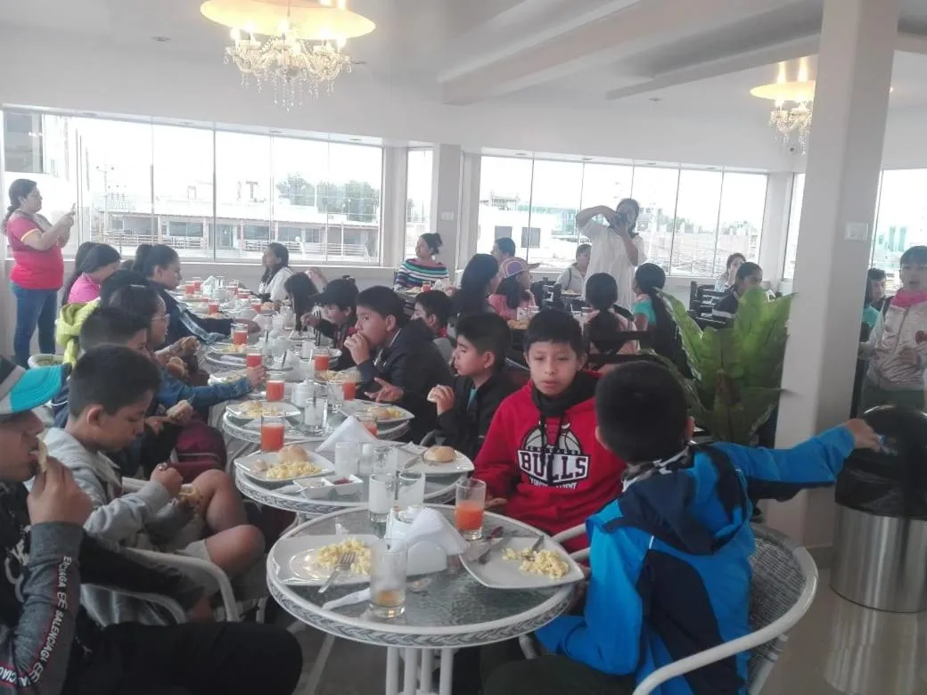 People in HOTEL FIORELLA PARACAS