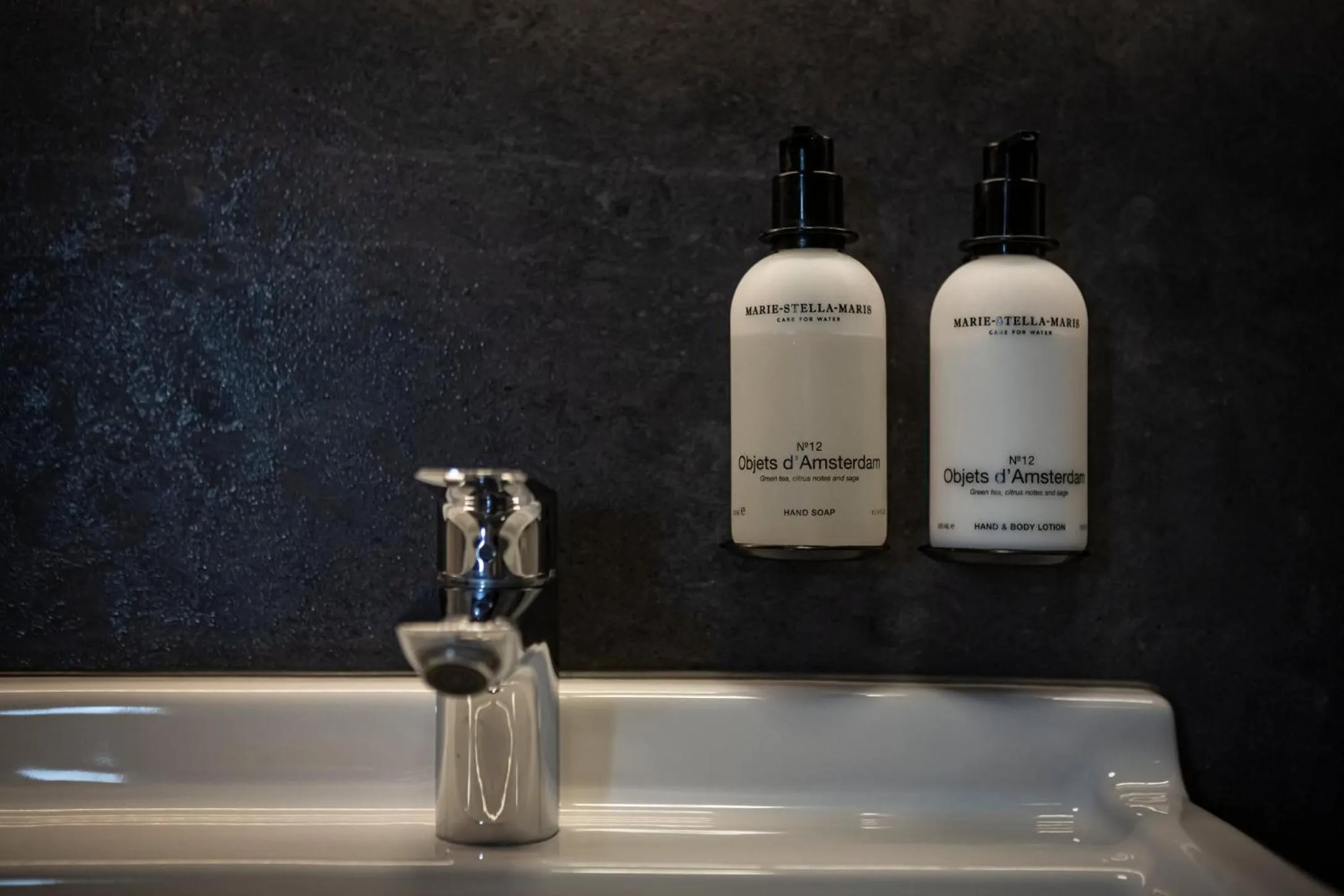 Bathroom in Strandhotel Camperduin