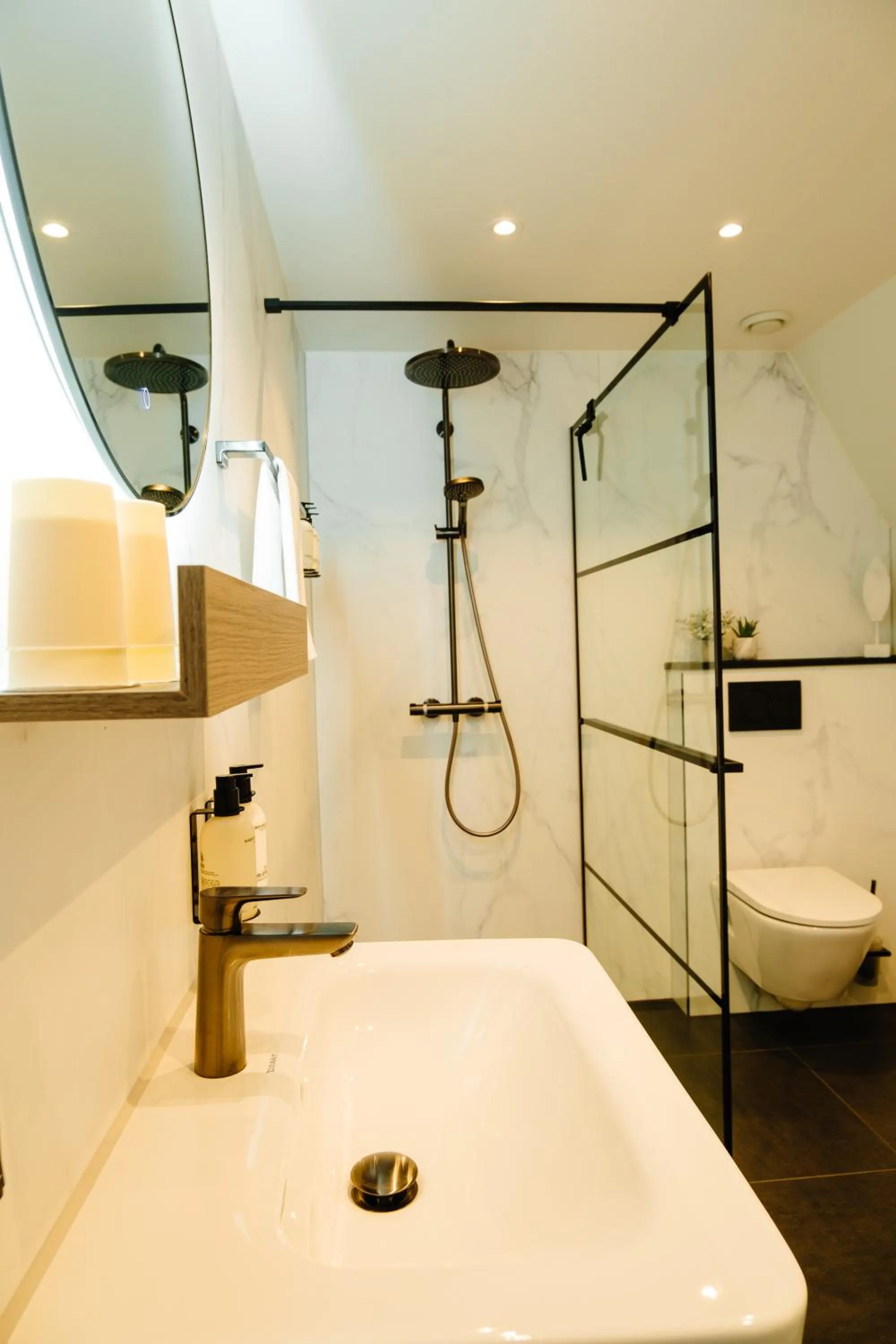 Shower in Strandhotel Camperduin