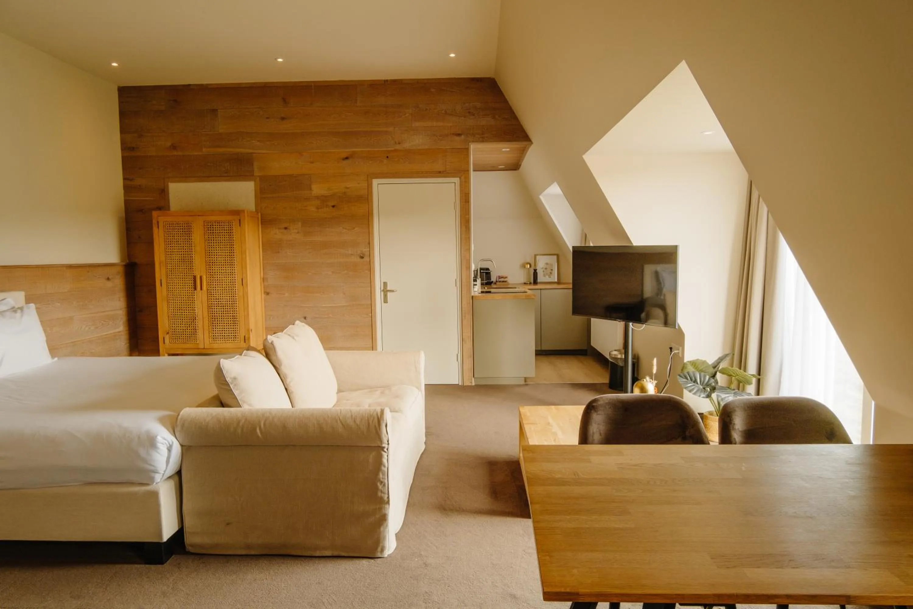 TV and multimedia, Bed in Strandhotel Camperduin