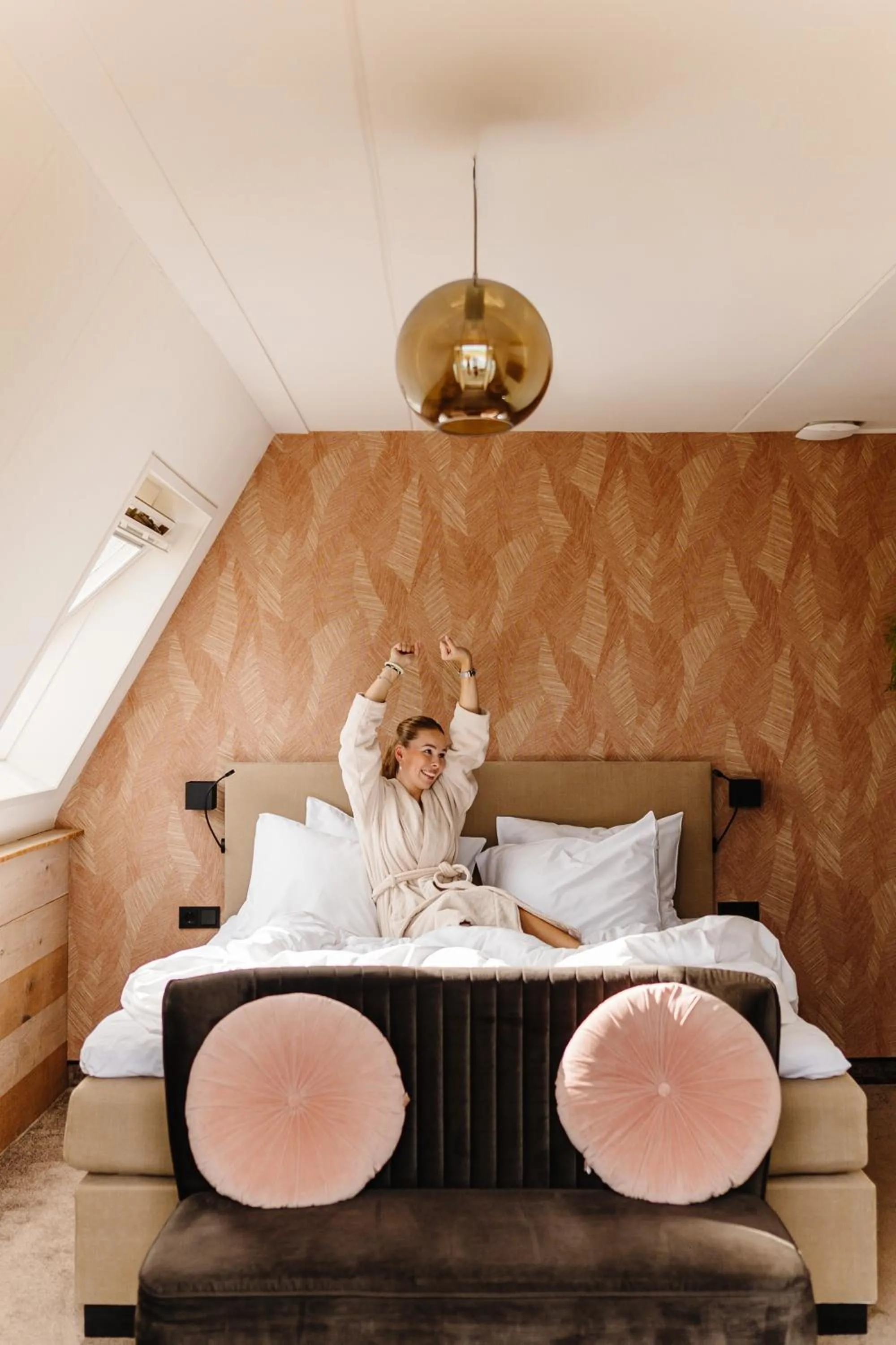 Bed in Strandhotel Camperduin