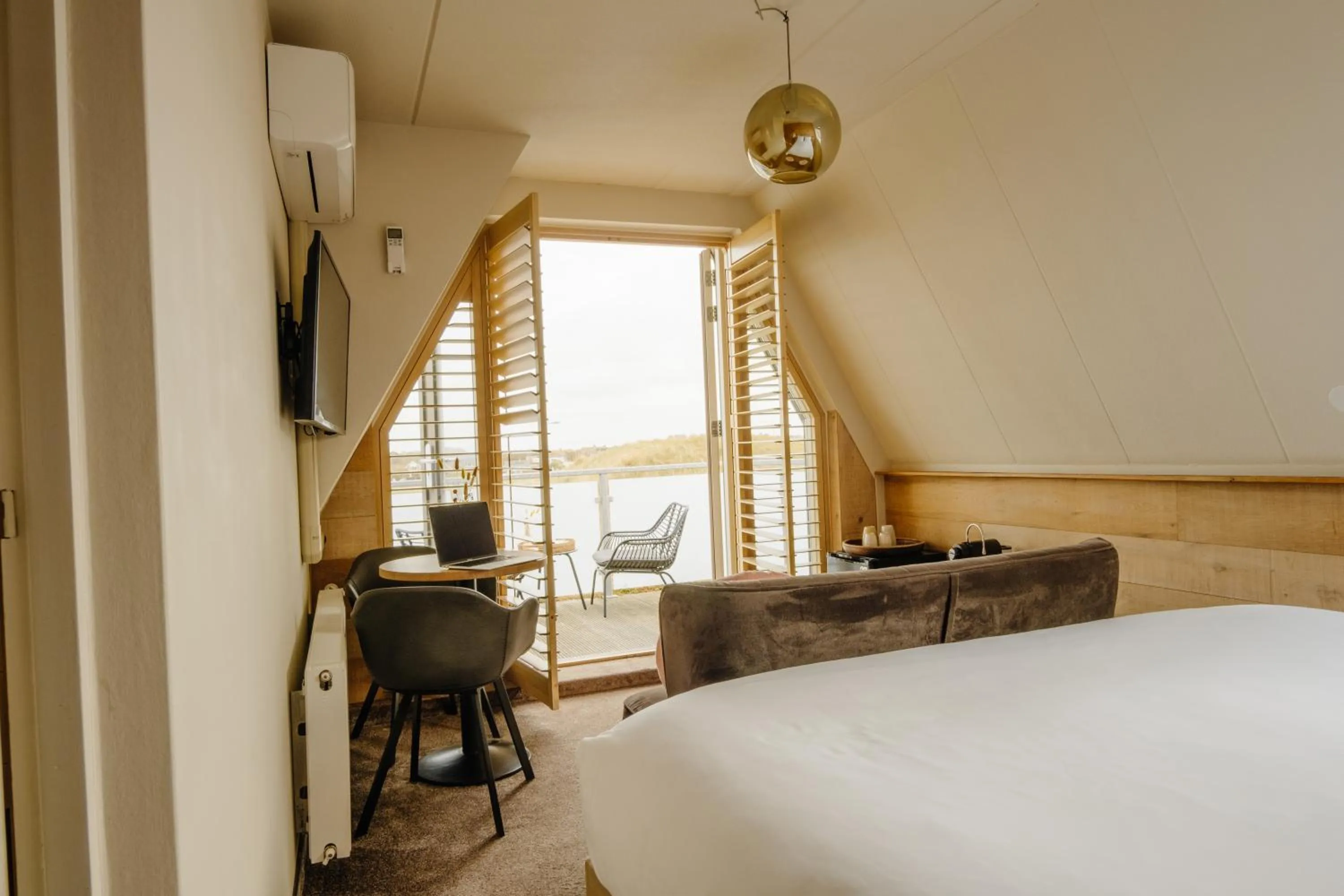 Natural landscape, Bed in Strandhotel Camperduin