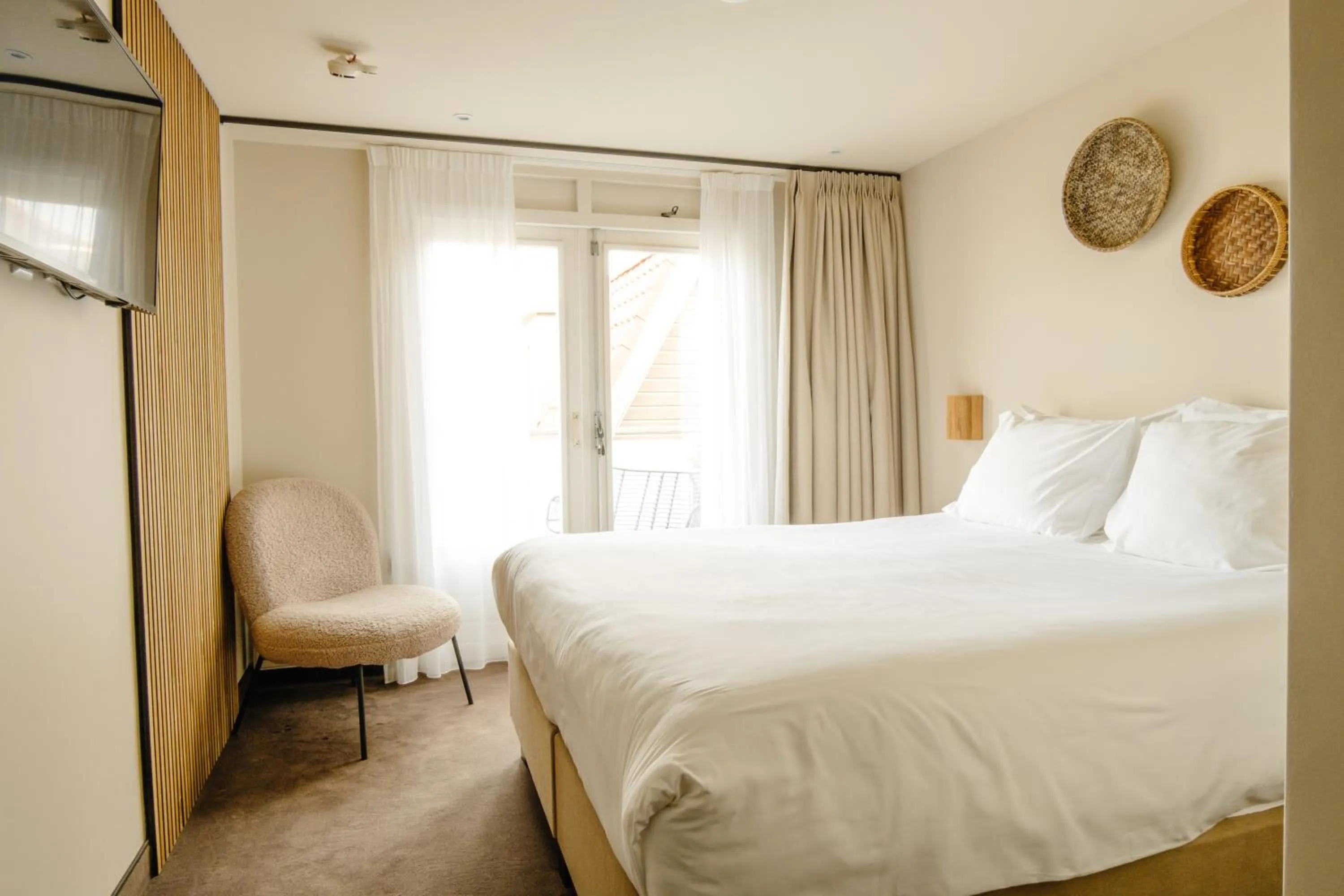 Bed in Strandhotel Camperduin