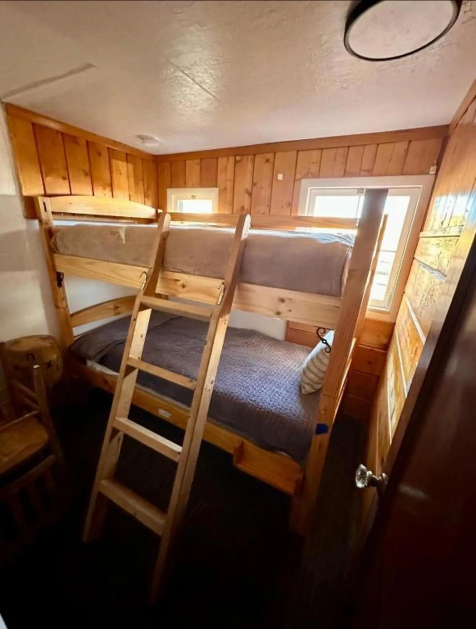 Bed in Chinook Winds Lodge