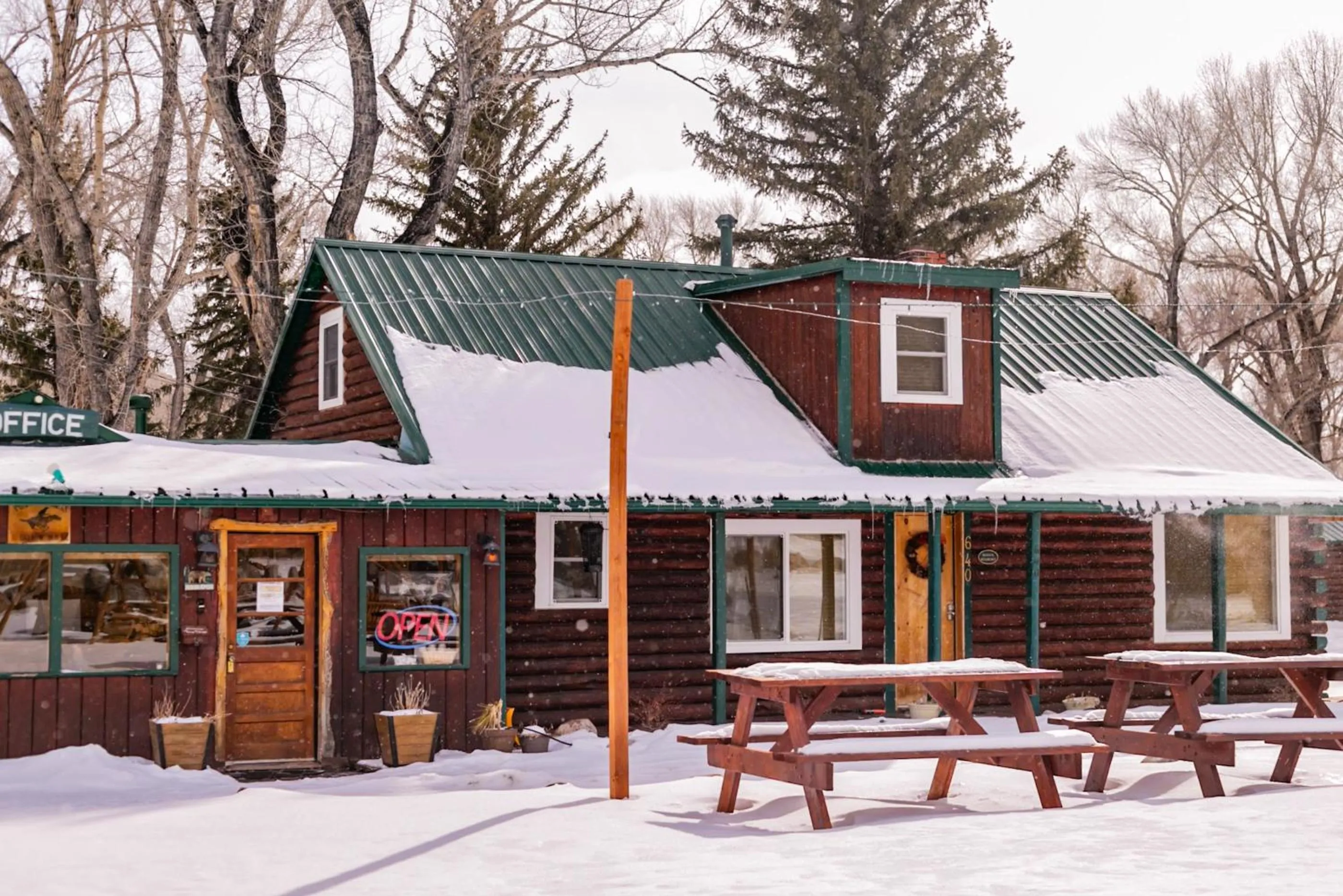 Property building in Chinook Winds Lodge