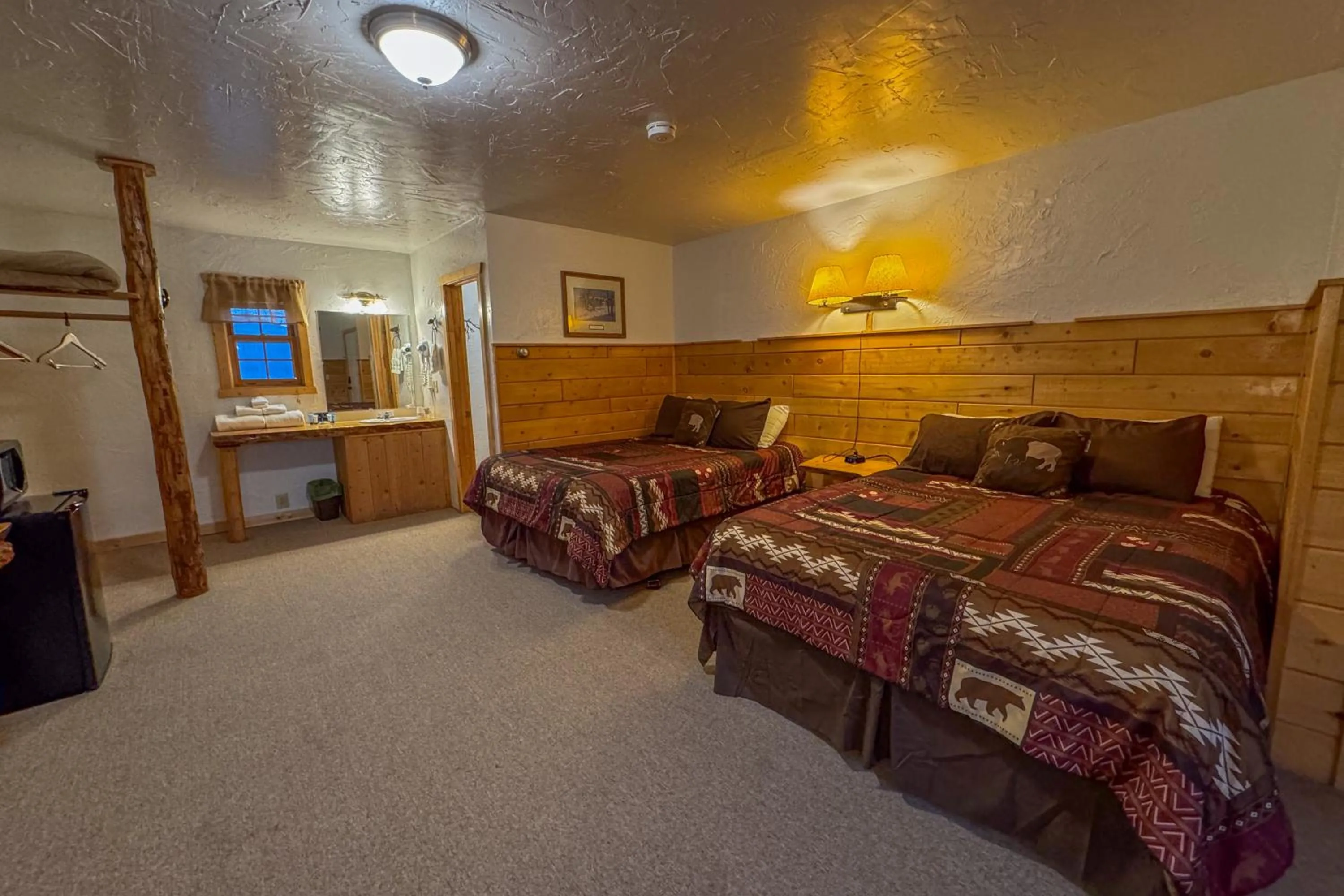 Bed in Chinook Winds Lodge