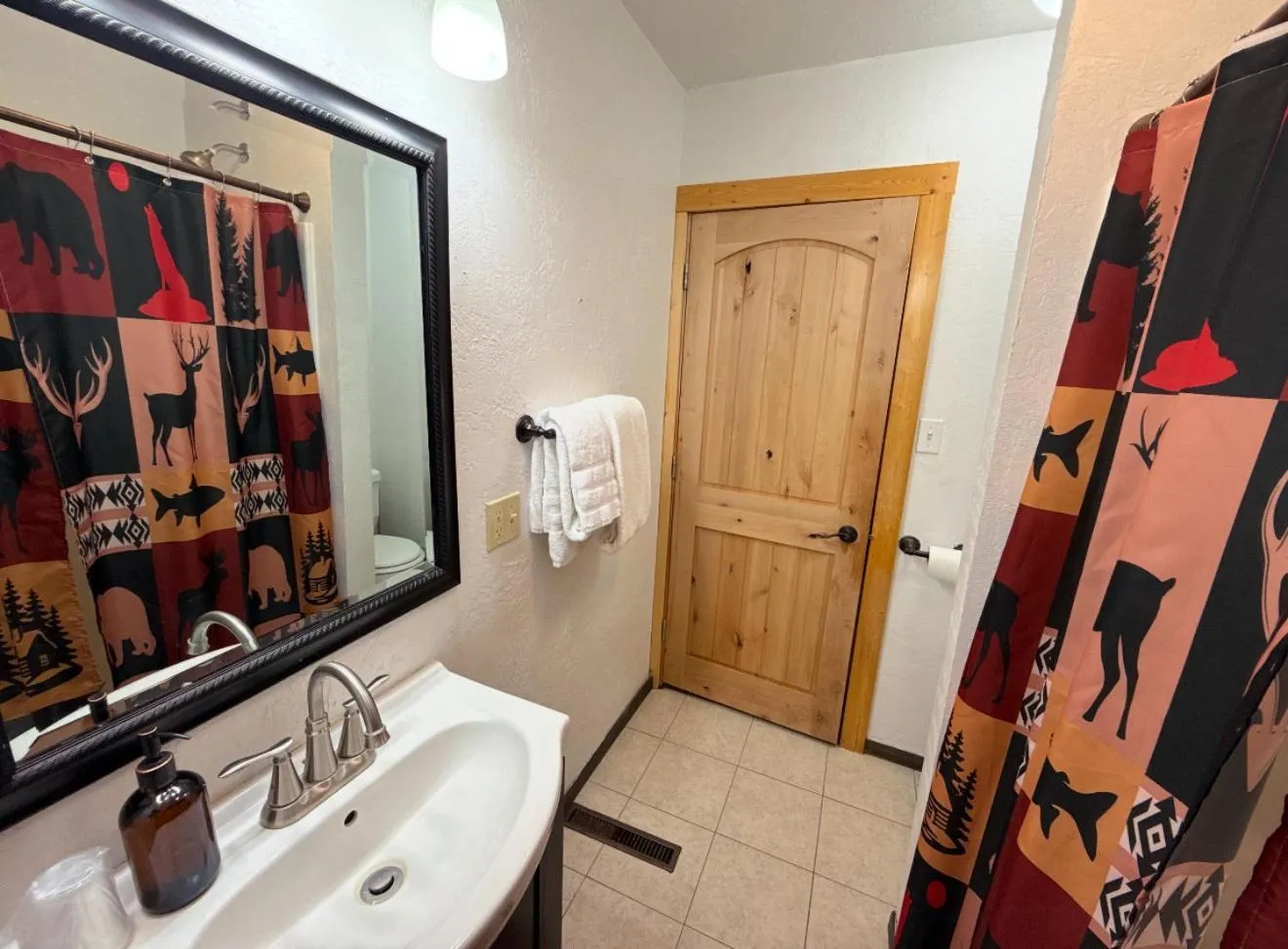 Bathroom in Chinook Winds Lodge