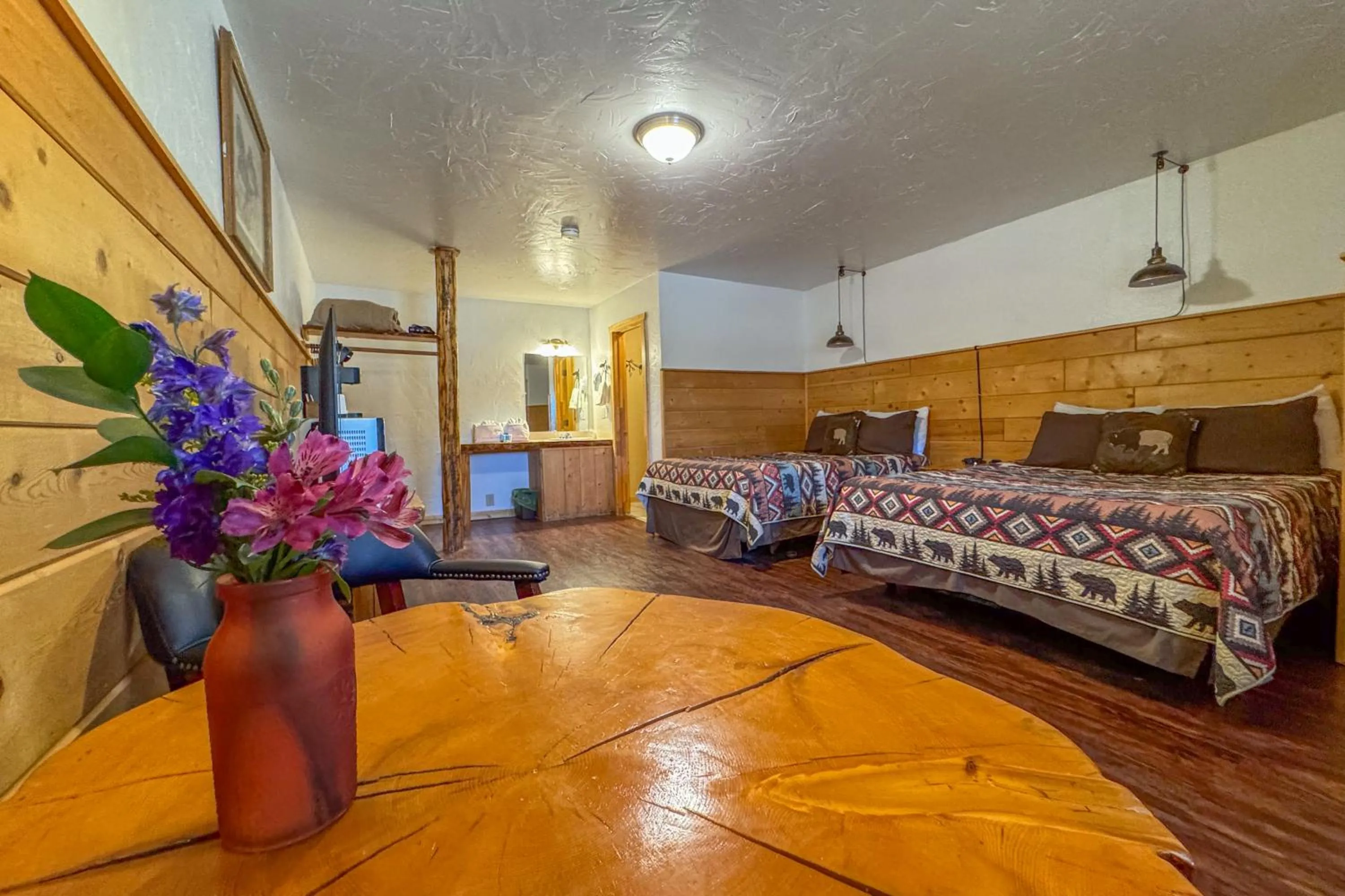 Bed in Chinook Winds Lodge