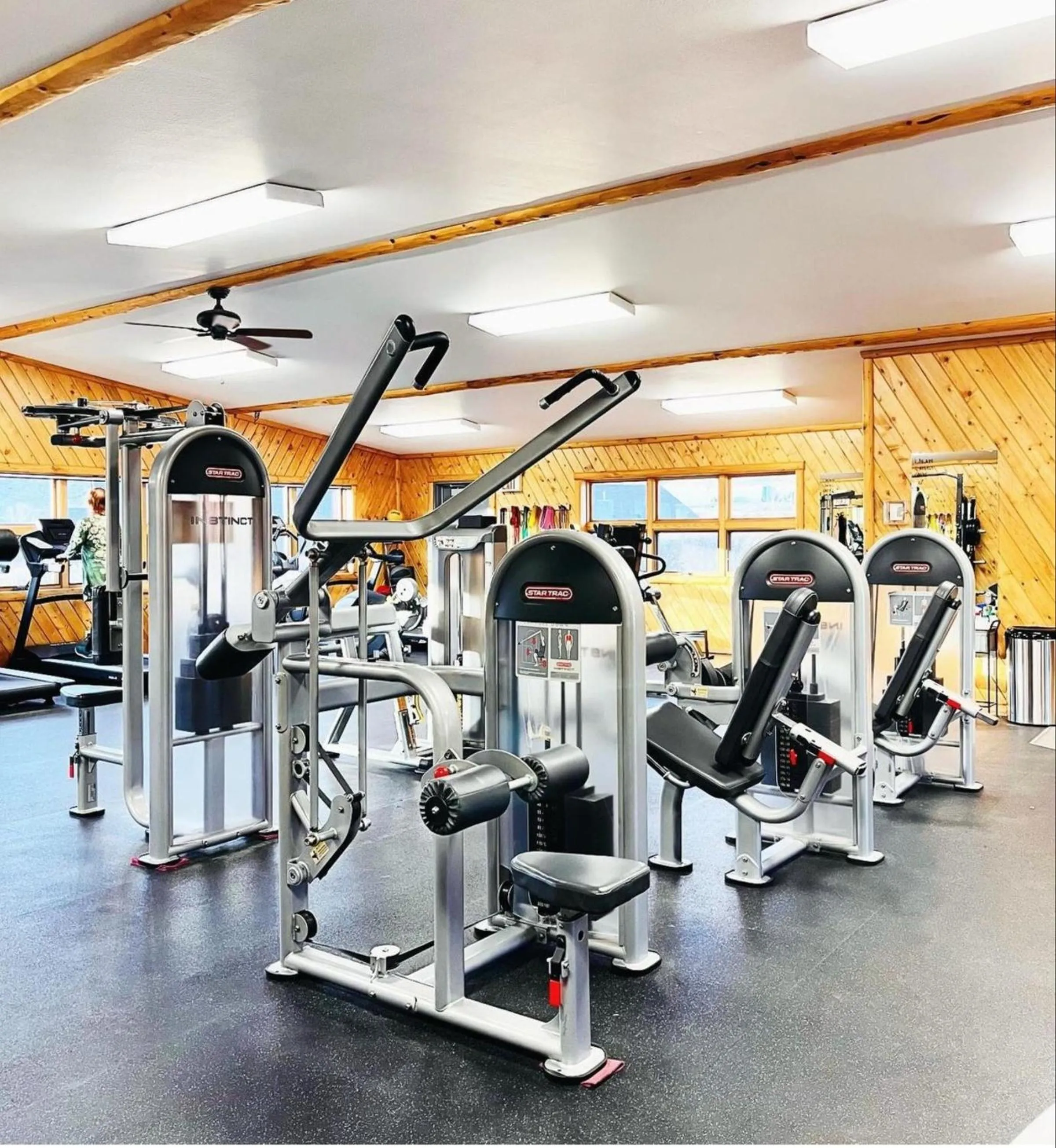 Fitness centre/facilities in Chinook Winds Lodge