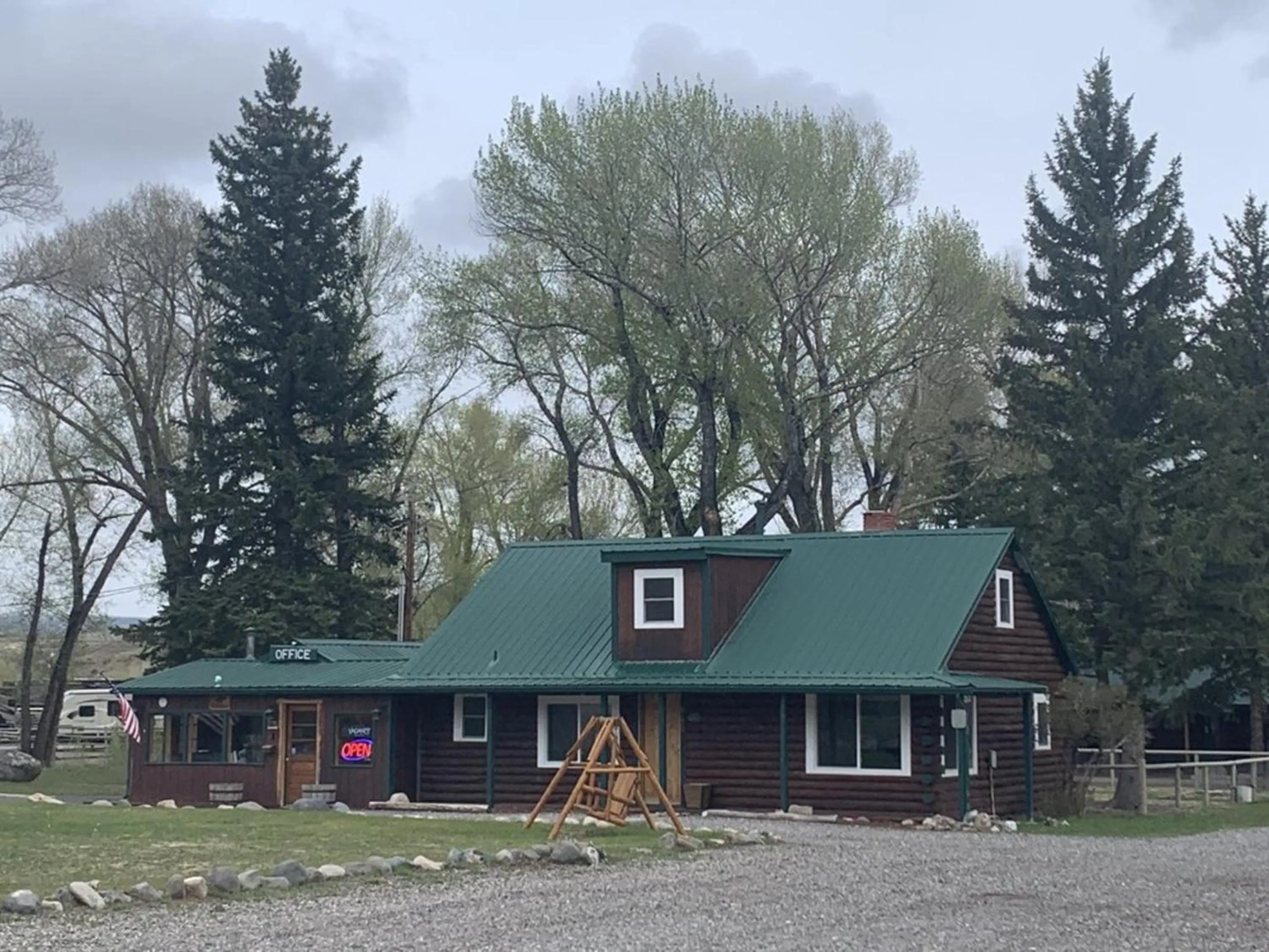 Property building in Chinook Winds Lodge