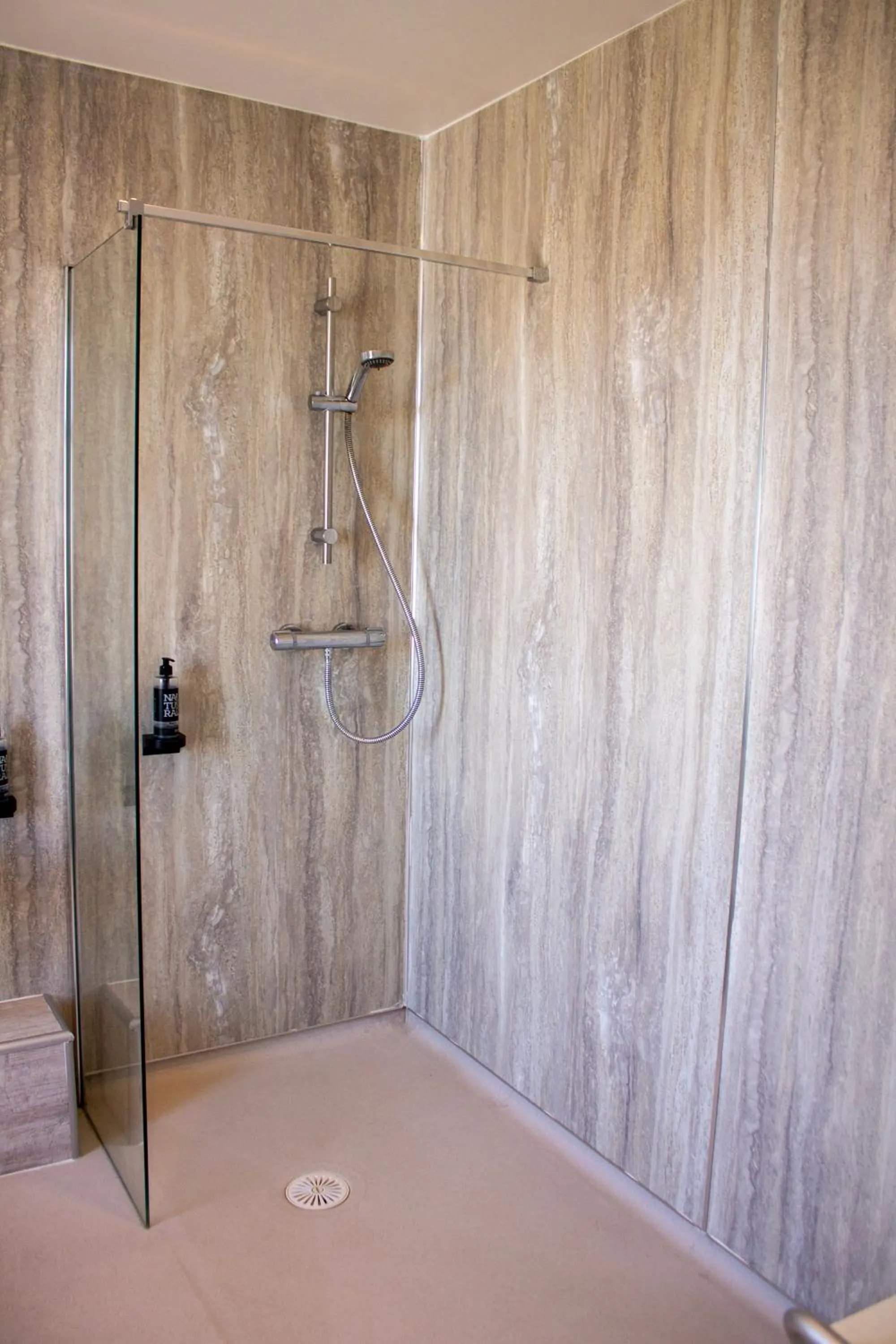 Shower in Poseidon Inn