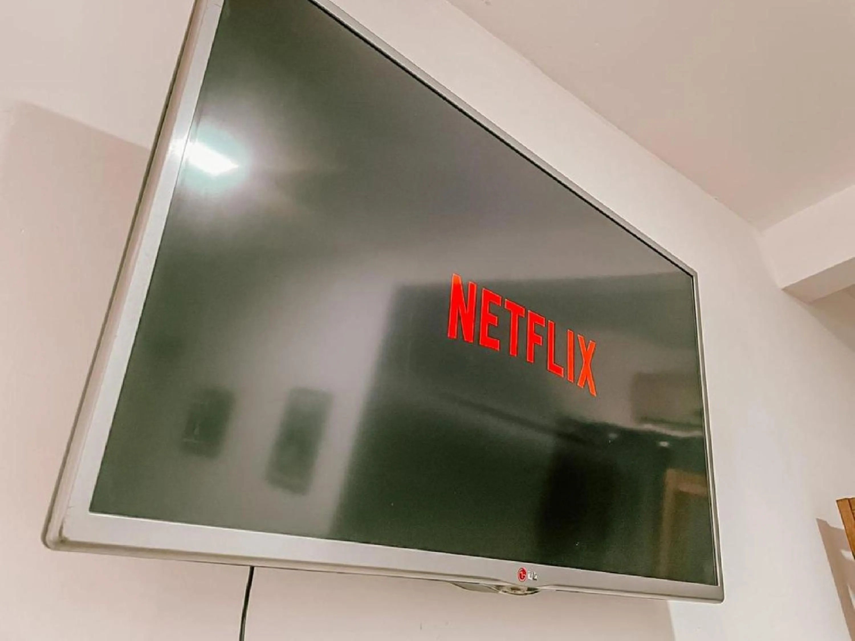 TV and multimedia in Garden 437 Suítes