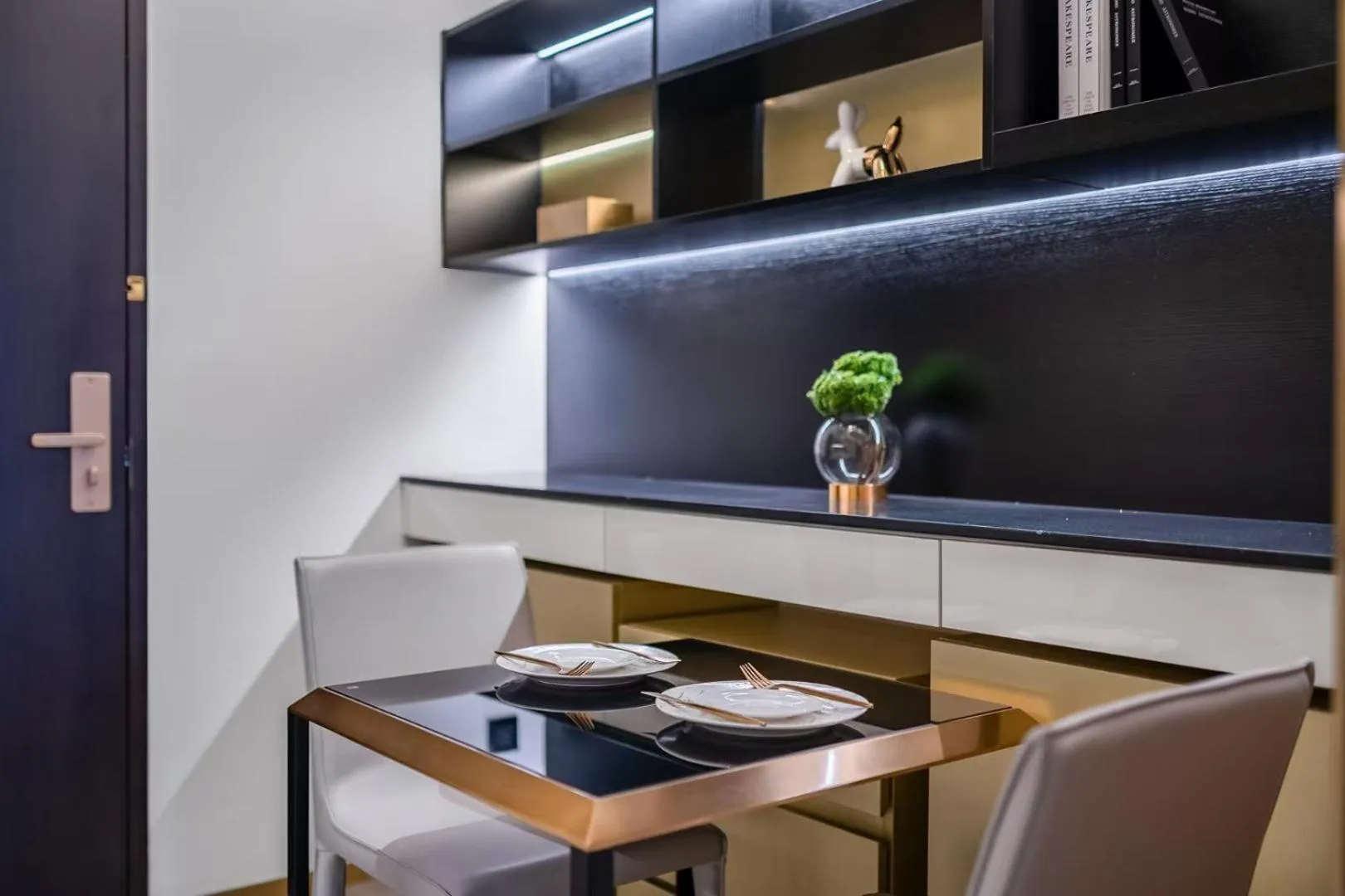 Dining area in CitiGO Hotel Shenzhen Shekou Cruise Center Seaview Near Taizi Bay K11