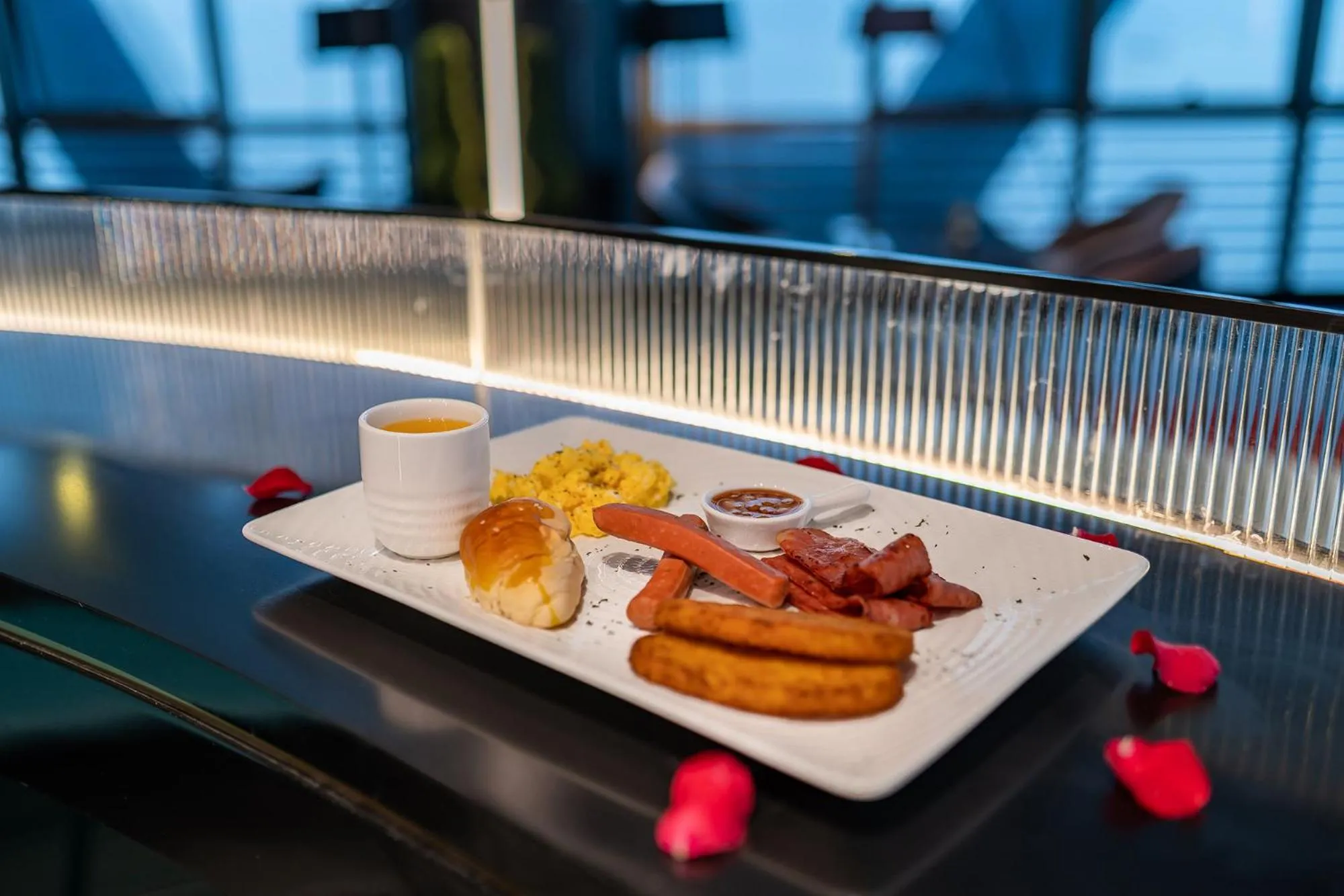 Restaurant/places to eat in CitiGO Hotel Shenzhen Shekou Cruise Center Seaview Near Taizi Bay K11