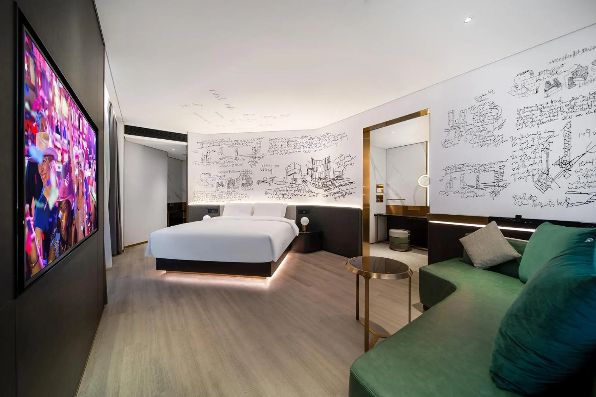 Photo of the whole room, Bed in CitiGO Hotel Shenzhen Shekou Cruise Center Seaview Near Taizi Bay K11