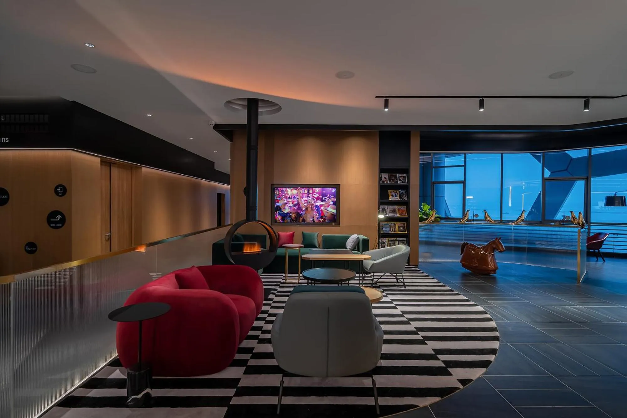 Communal lounge/ TV room in CitiGO Hotel Shenzhen Shekou Cruise Center Seaview Near Taizi Bay K11