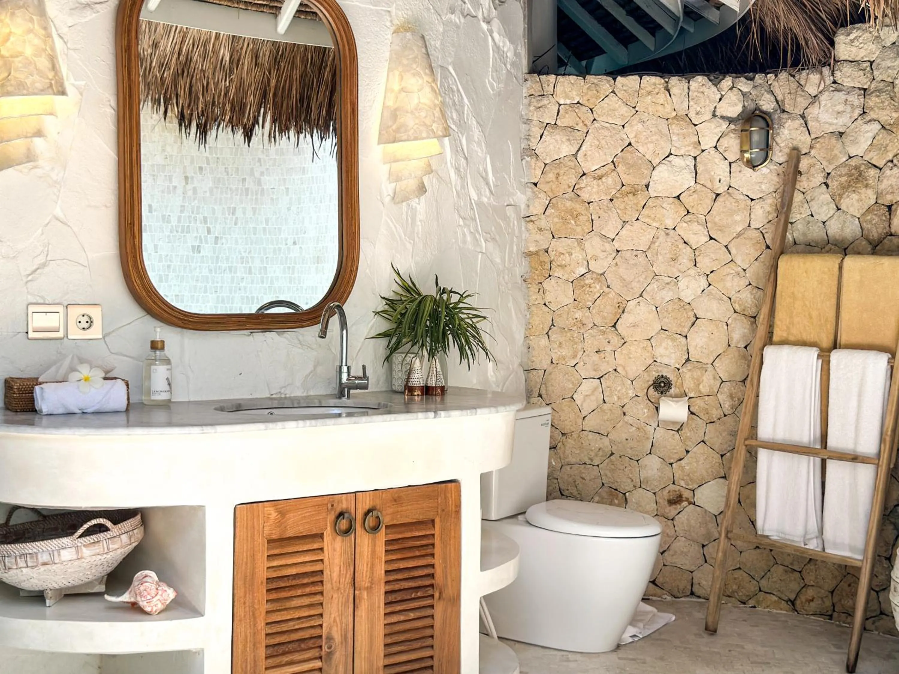 Toilet in Bodhi Bingin