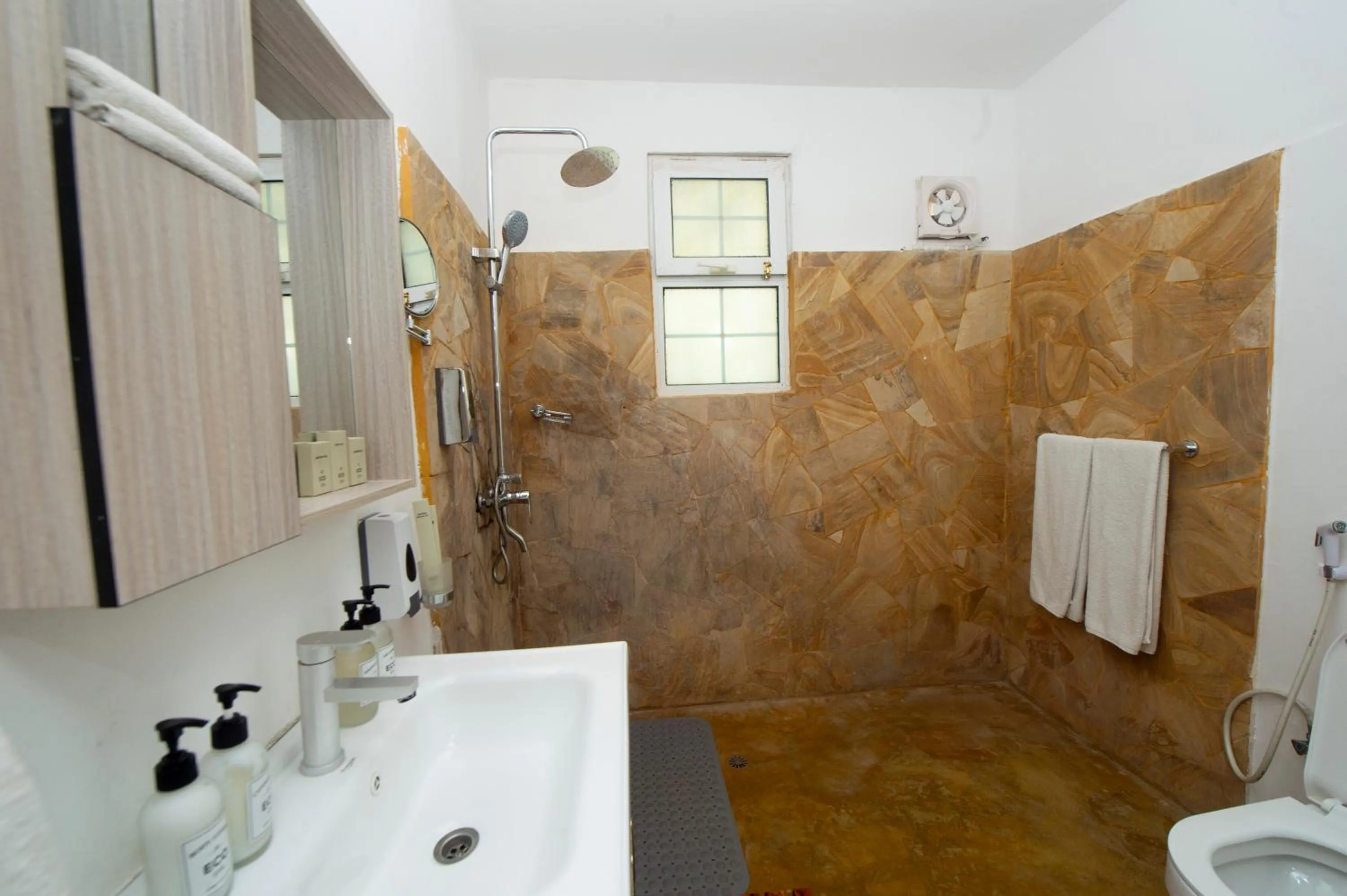 Double A Nungwi Beach Hotel