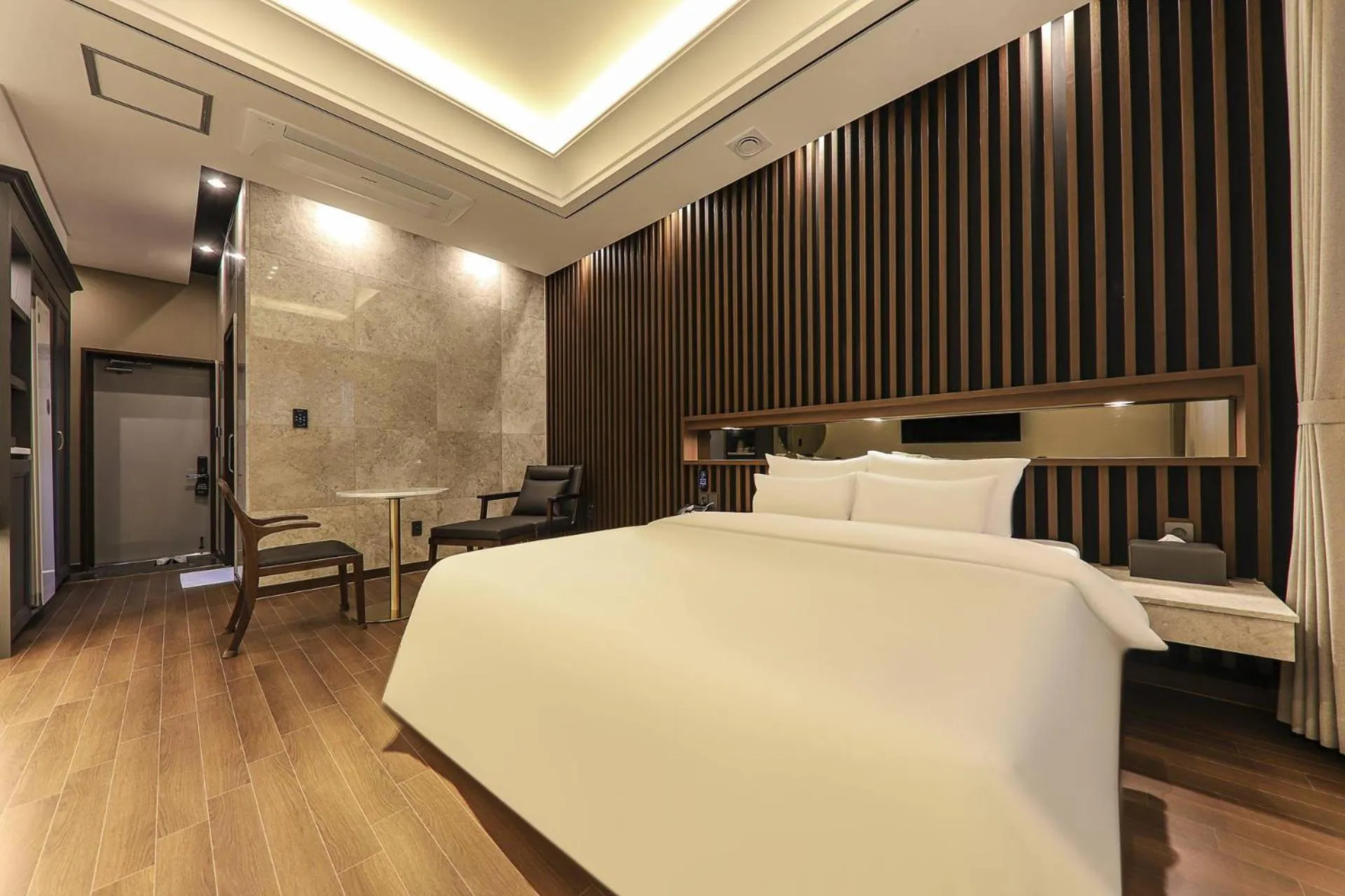 Bed in Hotel Demer Mokpo