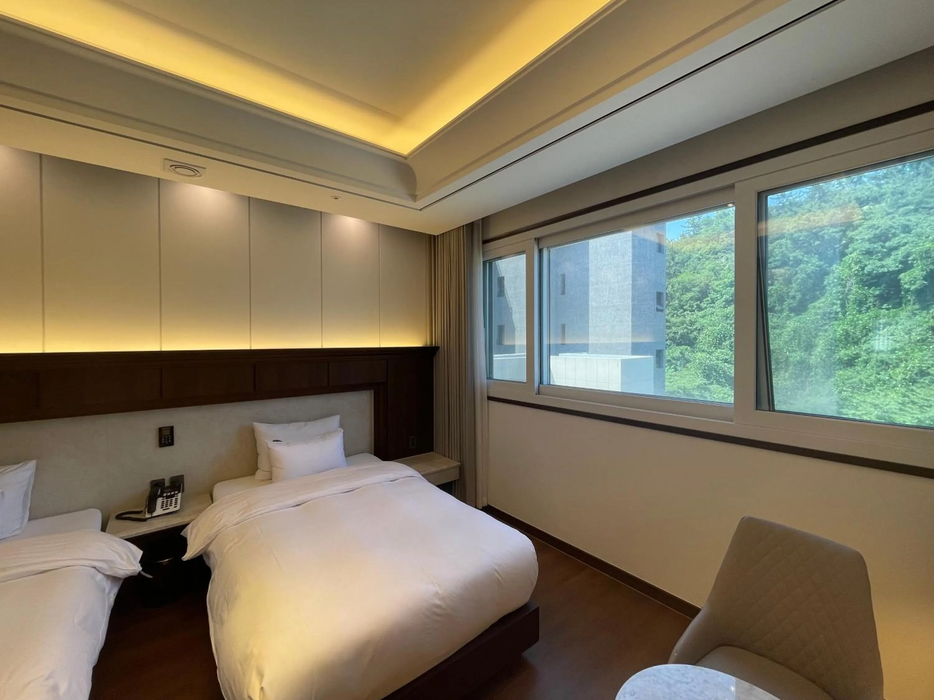 Bed in Hotel Demer Mokpo