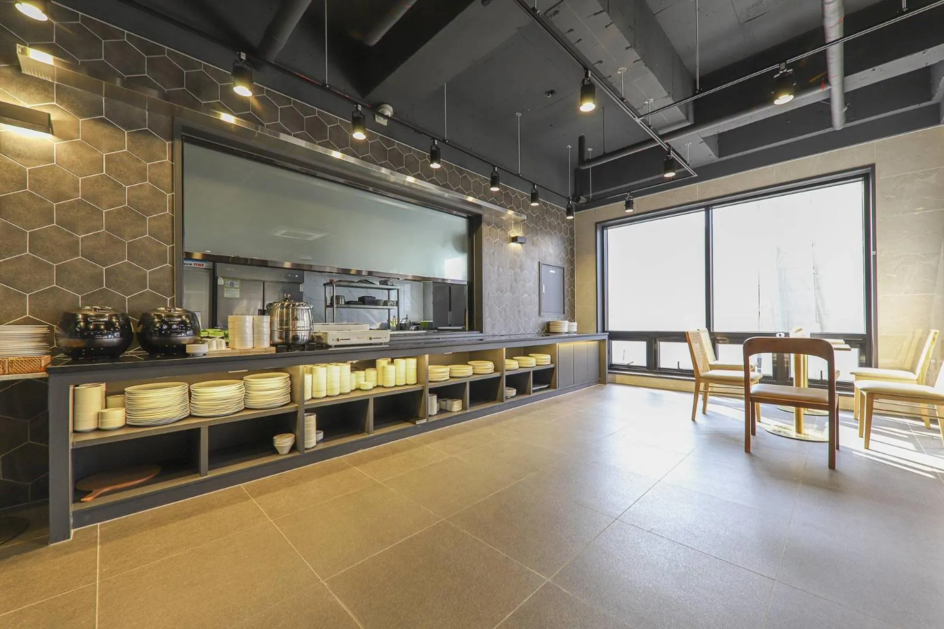 Restaurant/places to eat in Hotel Demer Mokpo