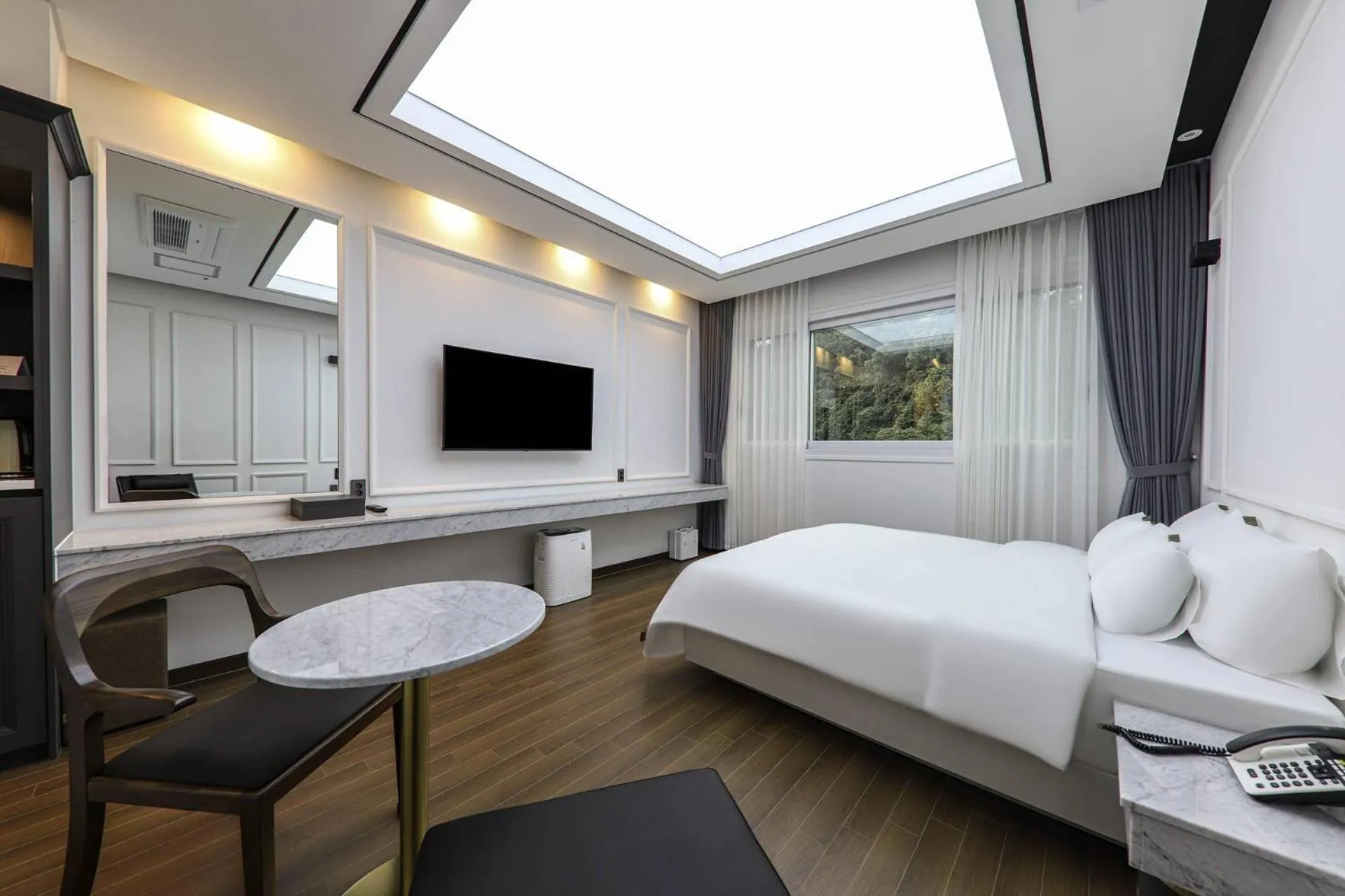 Bedroom, Bed in Hotel Demer Mokpo