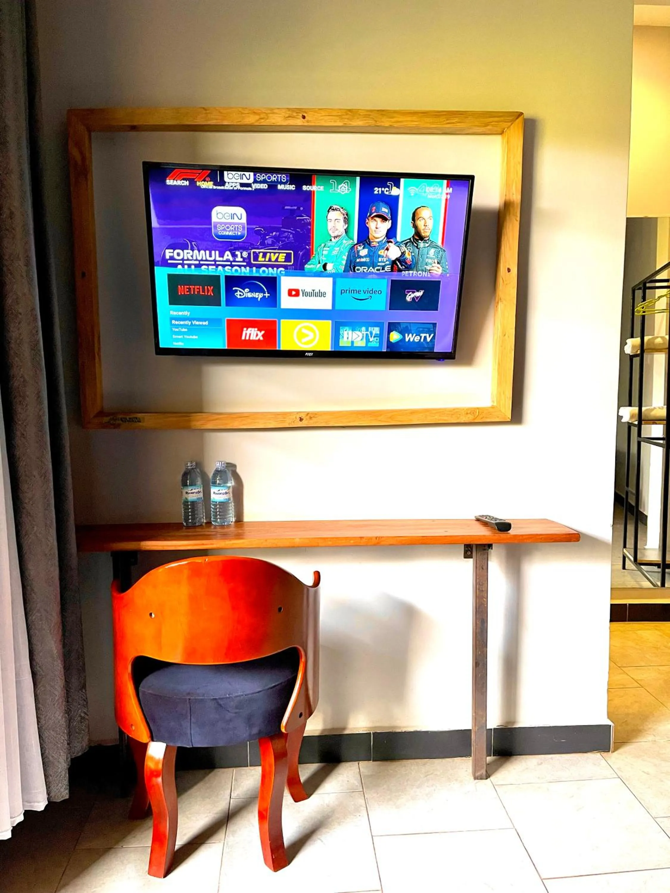 TV and multimedia in Ashleys Hotel