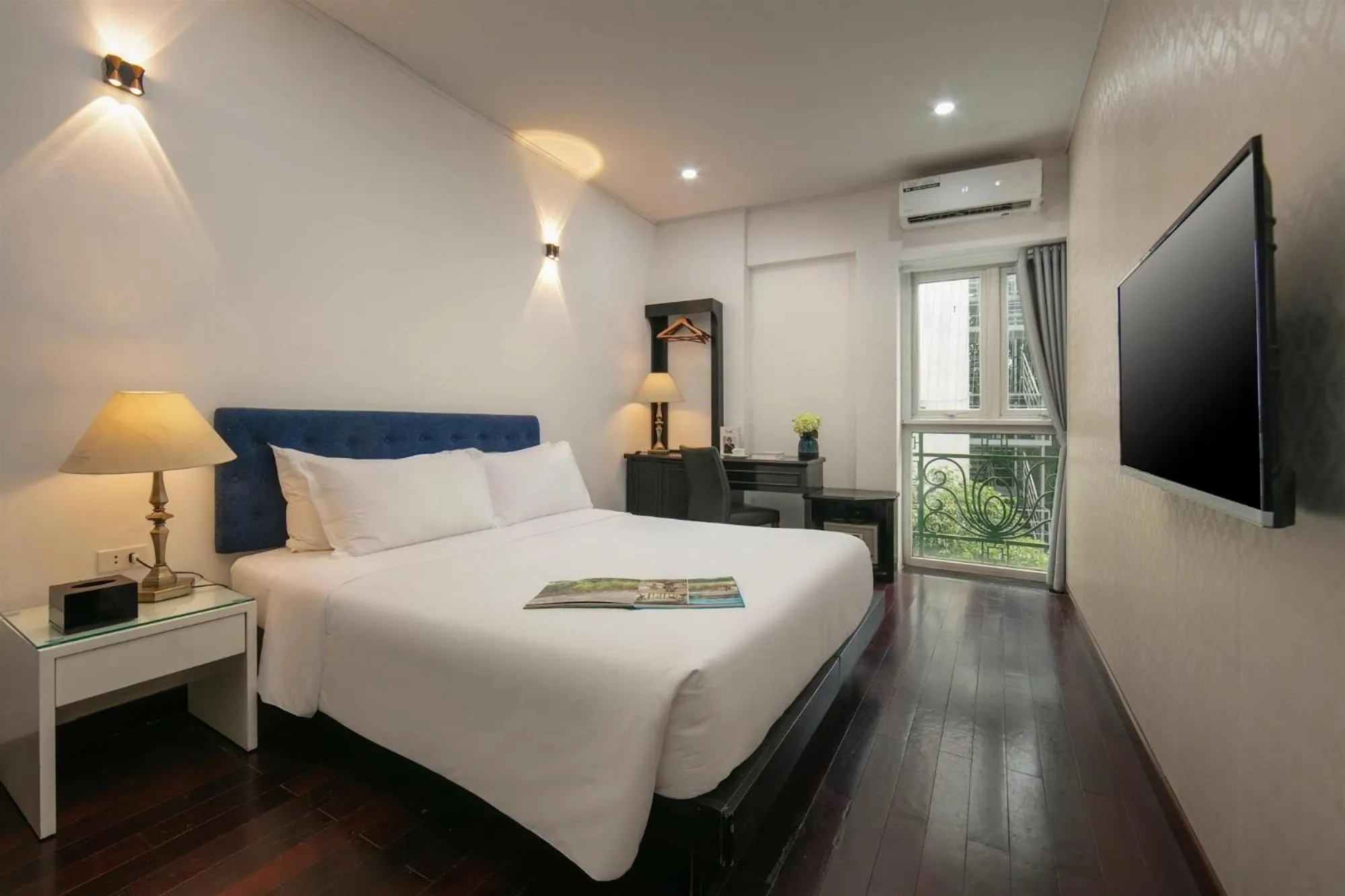 Bed in Hanoi Traveller House