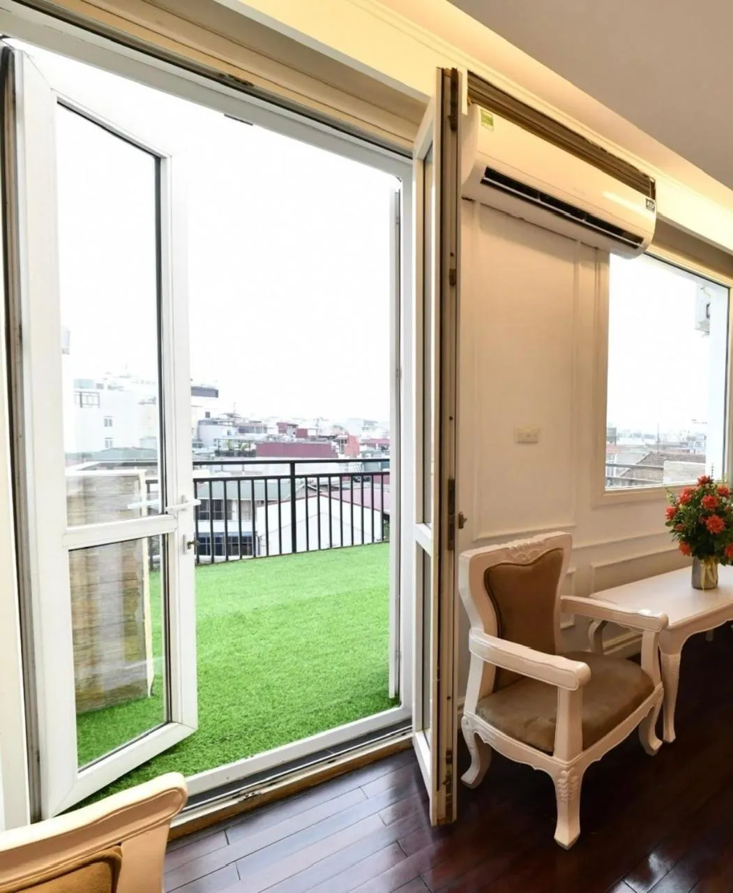 Balcony/Terrace in Hanoi Traveller House