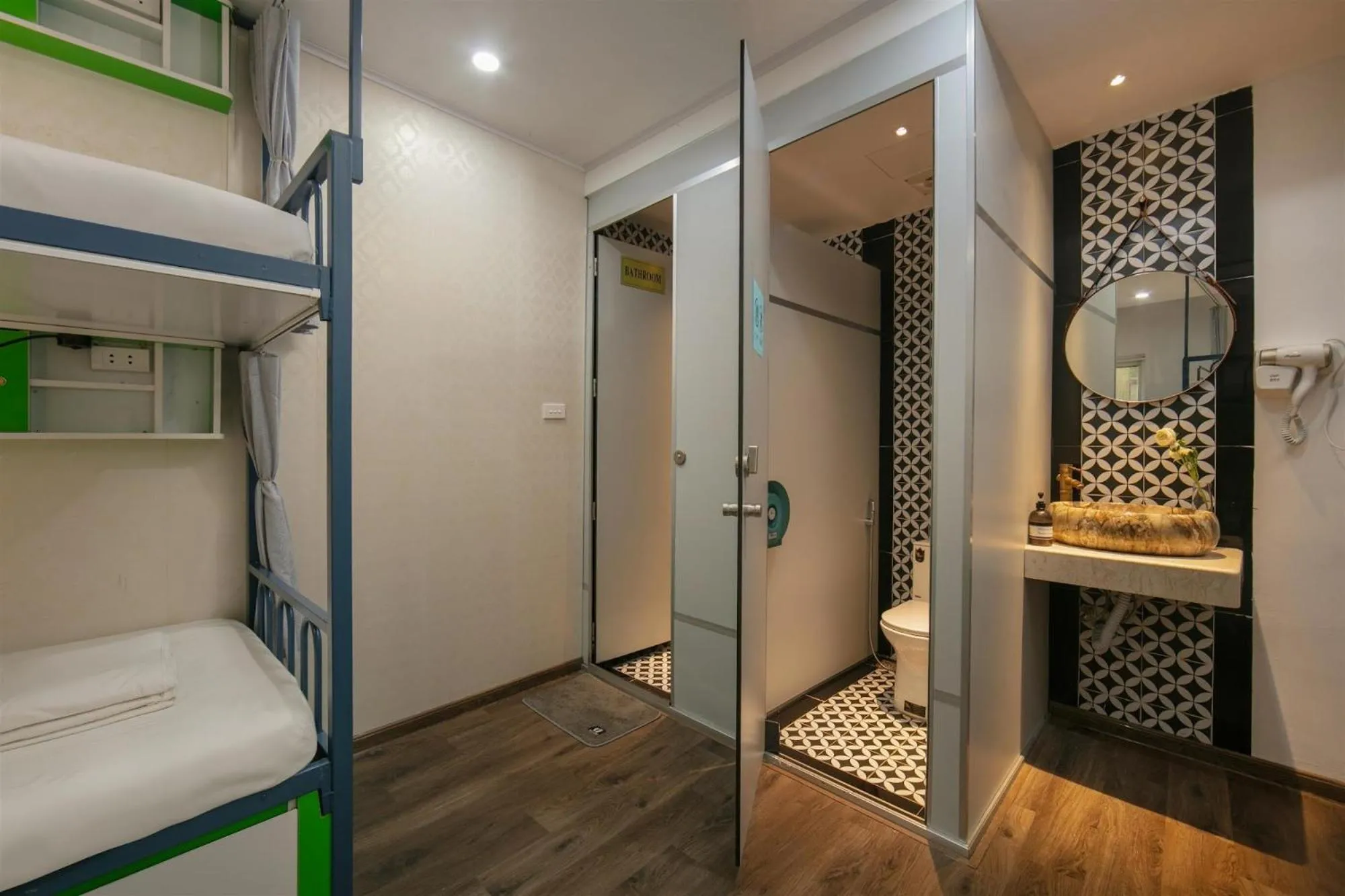 Bed in Hanoi Traveller House