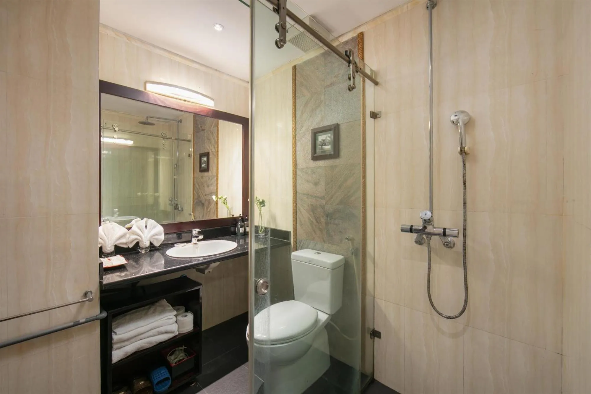 Hanoi Traveller House