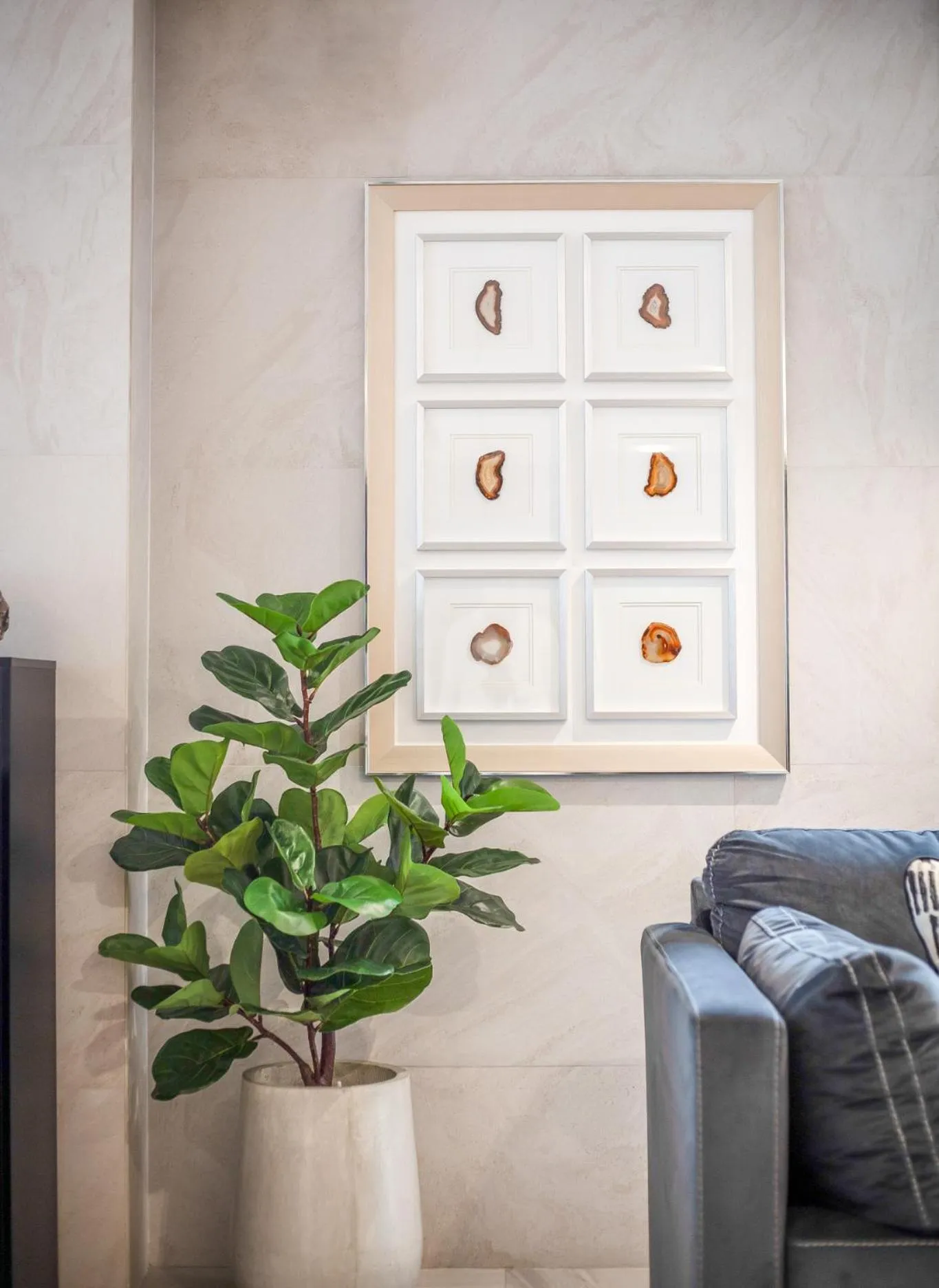 Decorative detail in SAM E Hotel Bangkok Sathorn