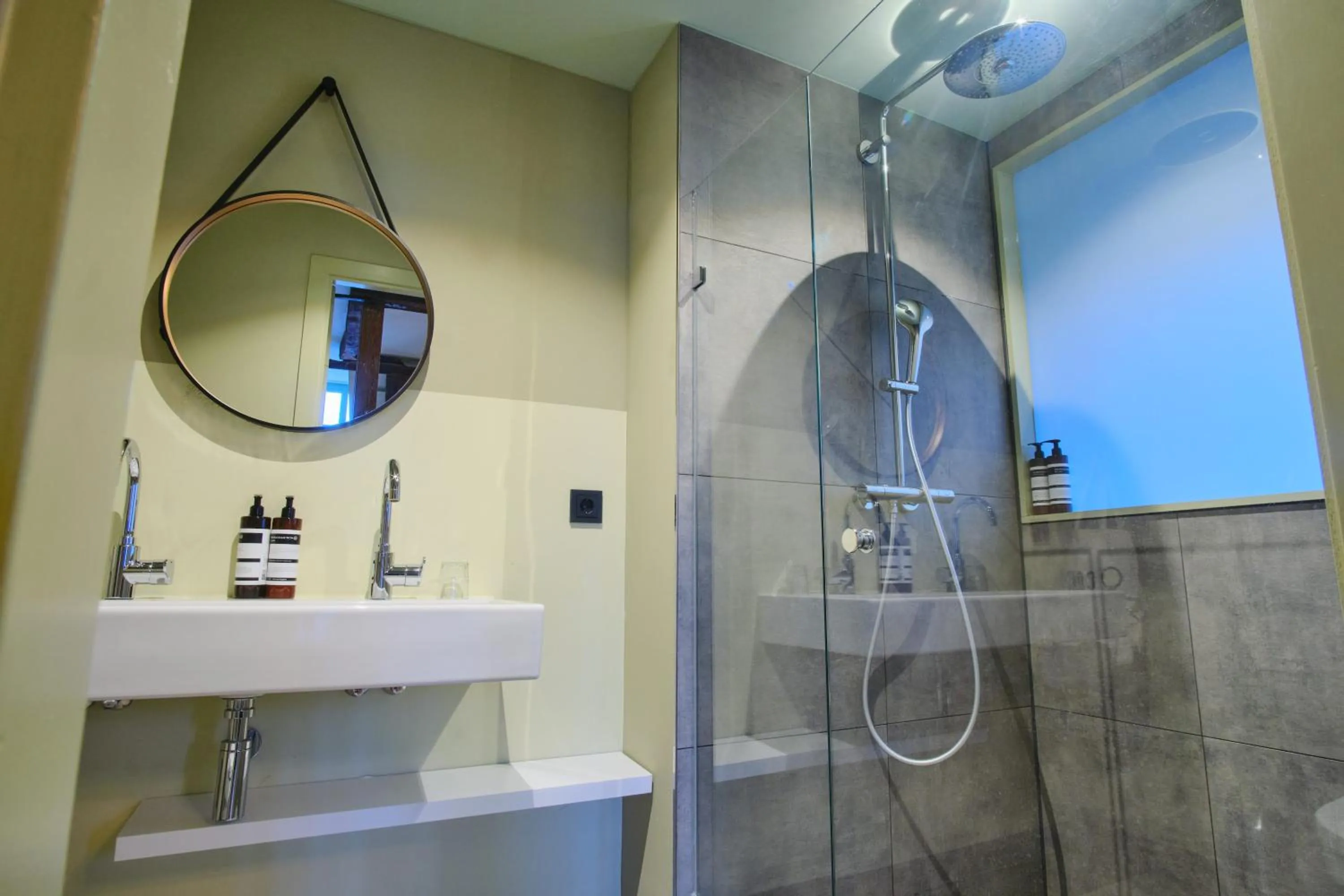 Bathroom in Hotel Corps de Garde