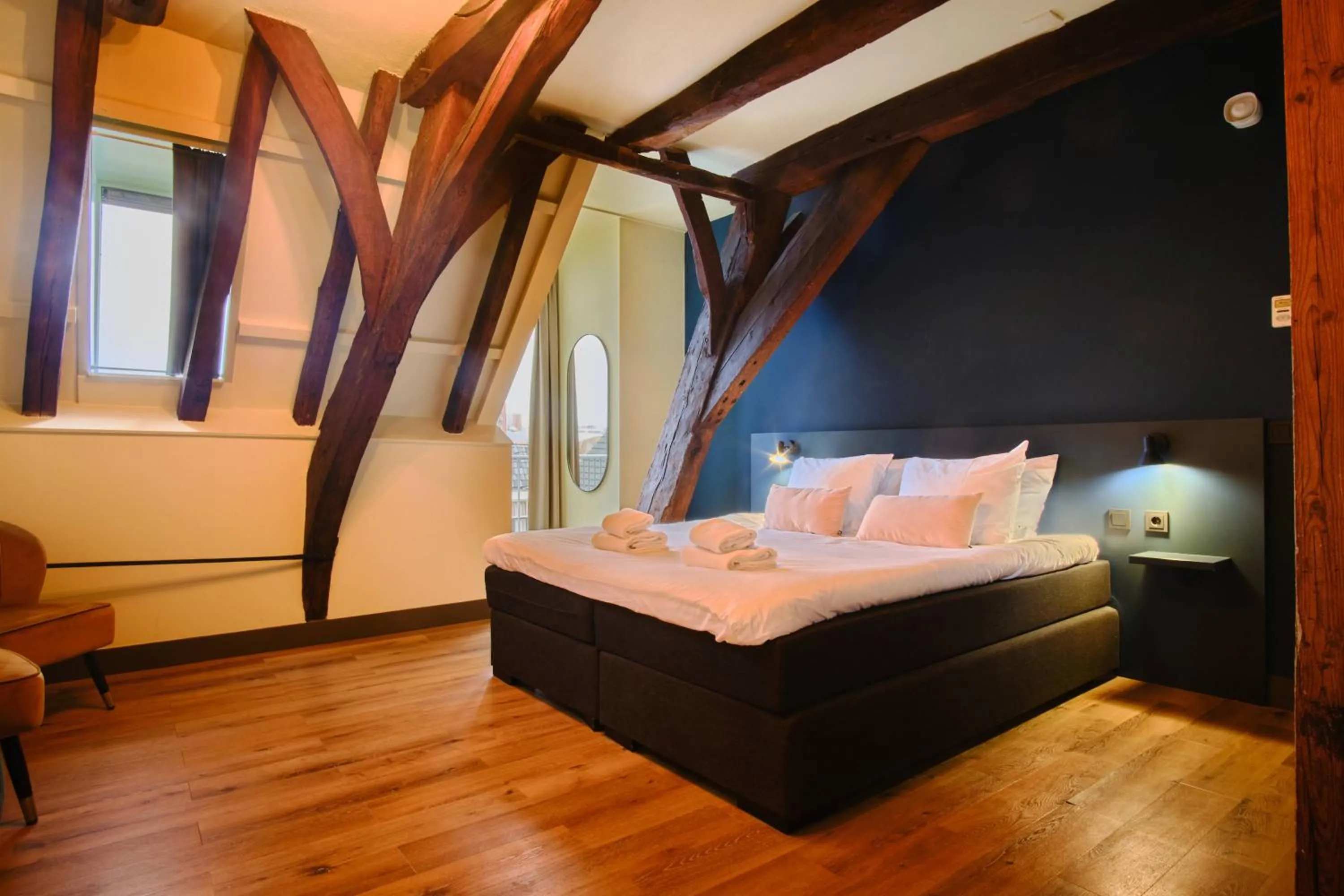 Bedroom, Bed in Hotel Corps de Garde