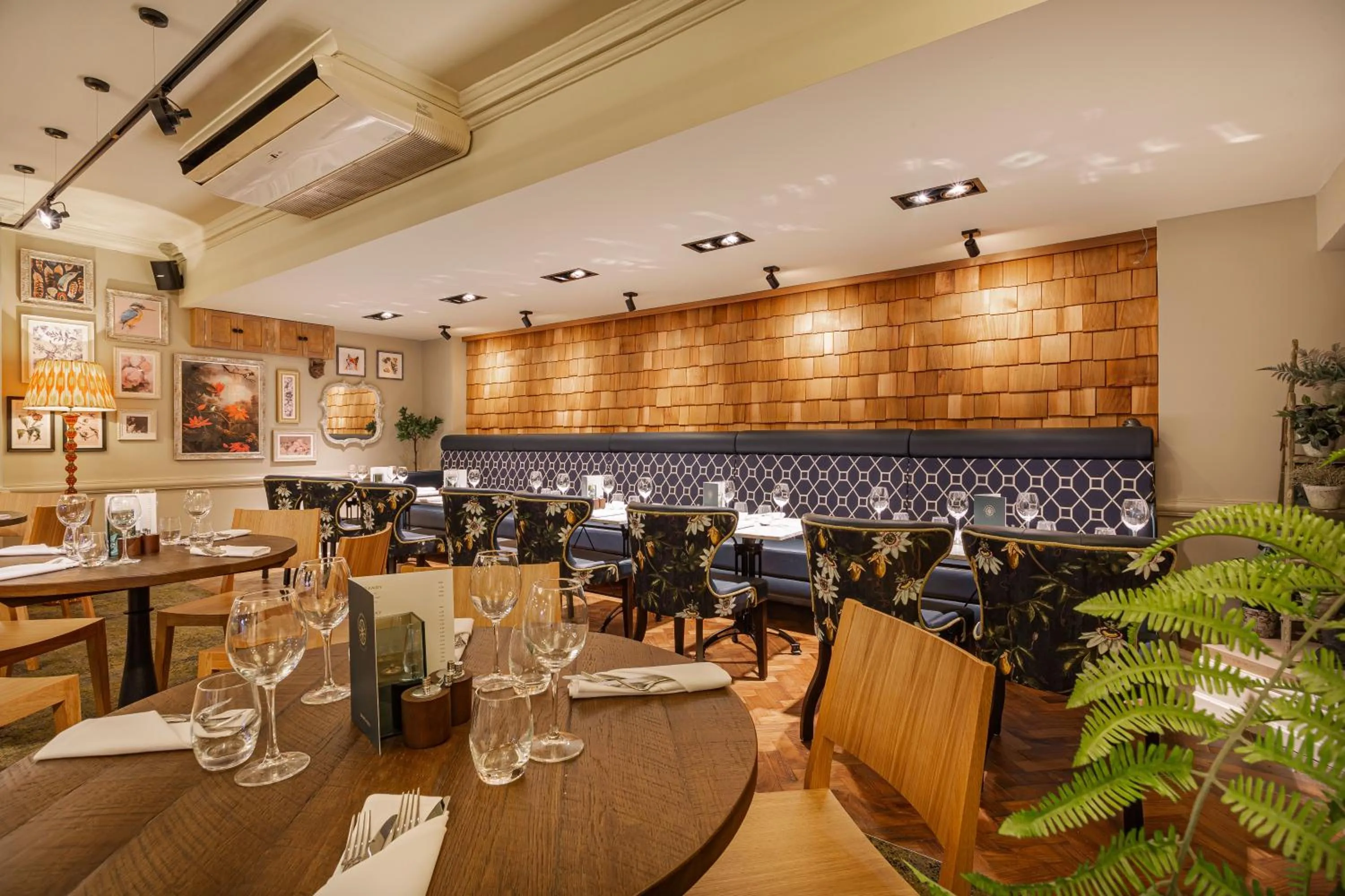 Restaurant/places to eat in The Wynnstay Hotel, Oswestry, Shropshire - The Coaching Inn Group