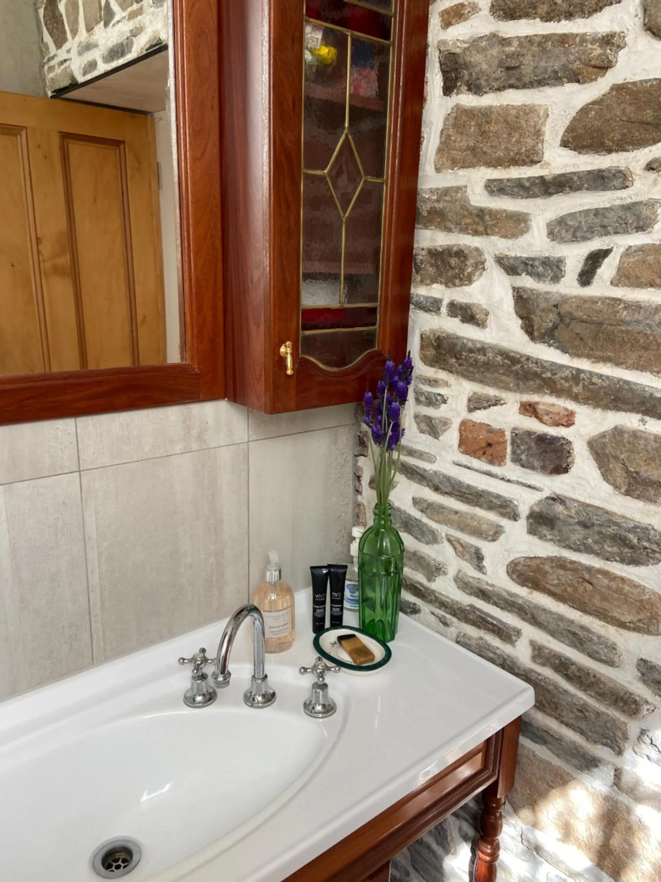 Bathroom in Poet's Cottage Stanley