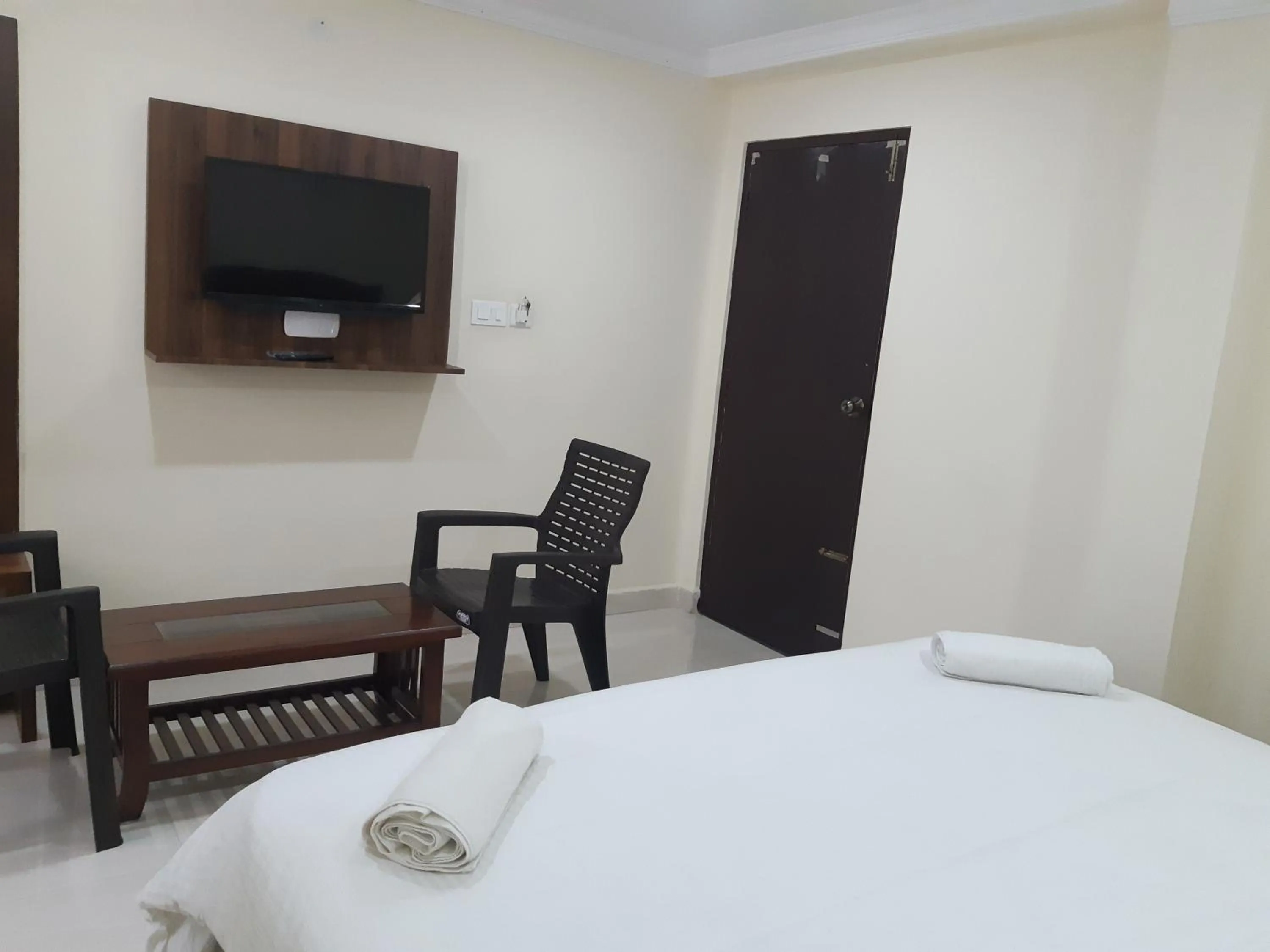 Photo of the whole room, Bed in CNR Residency, Madanapalle