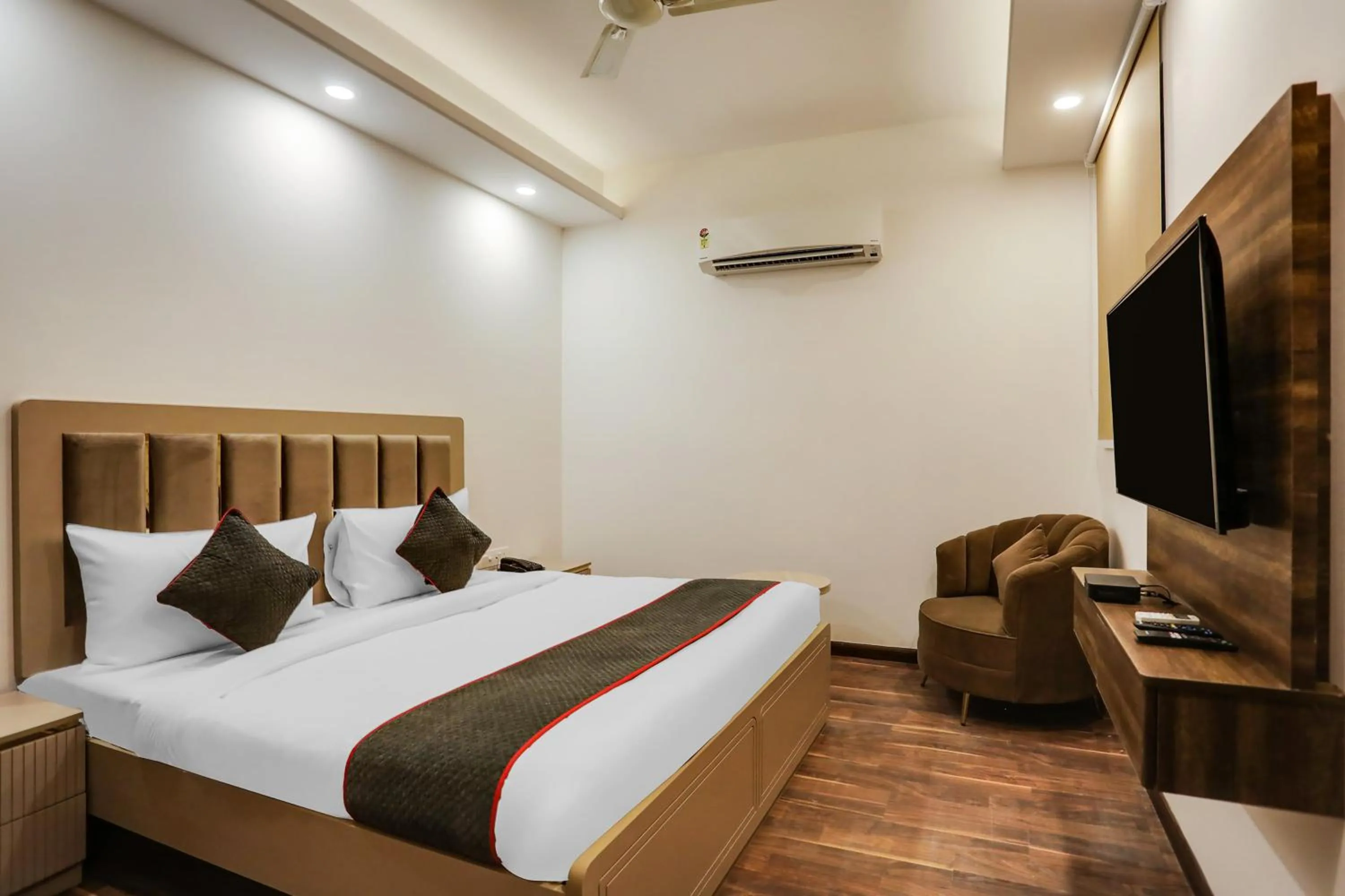 Bedroom, Bed in Super Townhouse MA-32