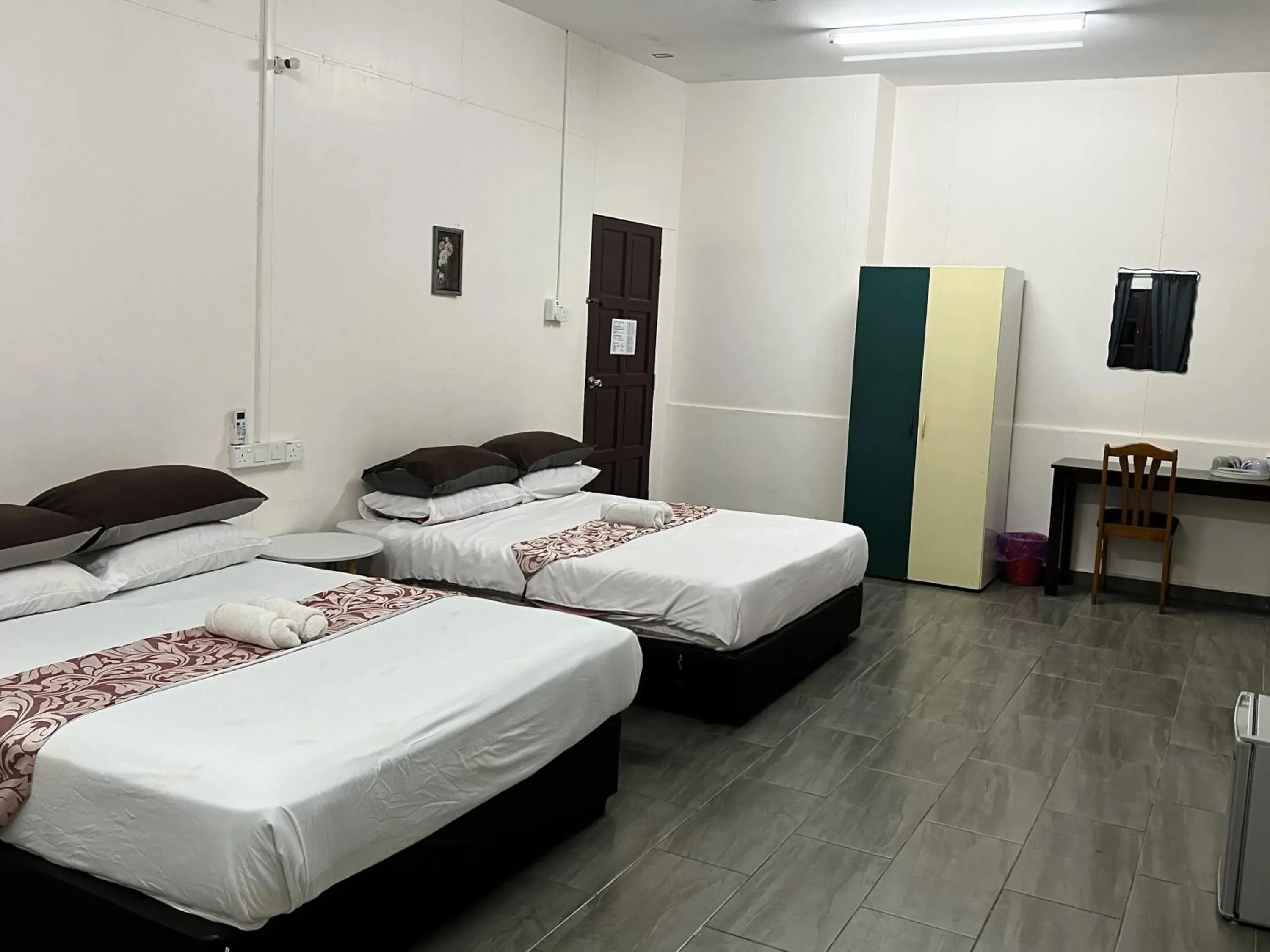 Quadruple Room with Mountain View in Padang Besar Green Inn Quadruple Room with Mountain View in Padang Besar Green Inn