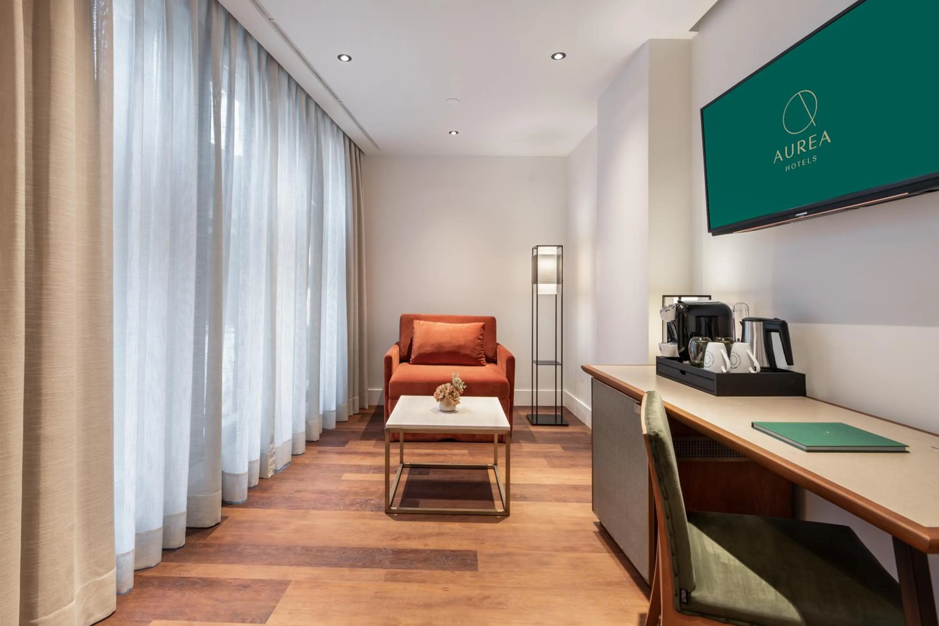 Living room, Bed in Áurea Toledo by Eurostars Hotel company