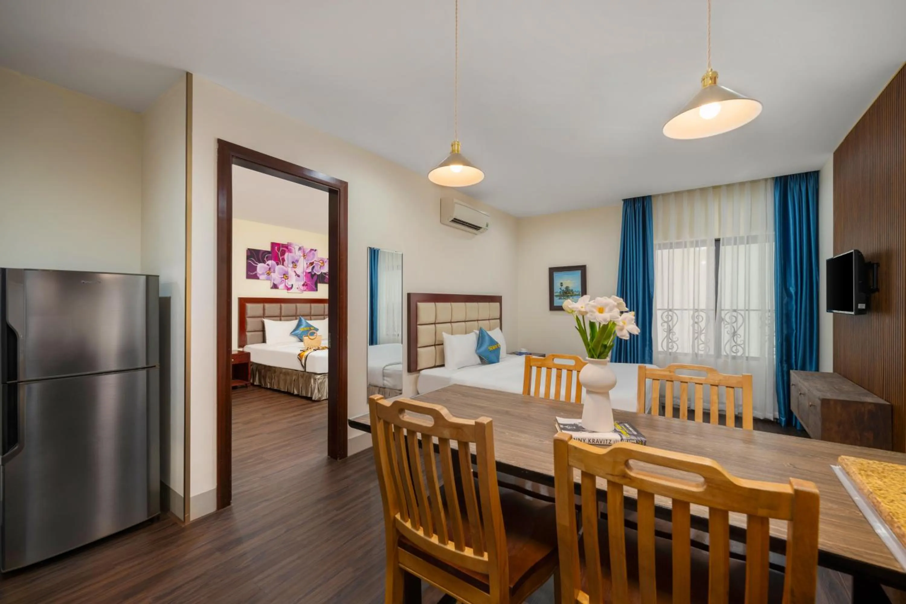 TV and multimedia in SeaFront Hotel DaNang