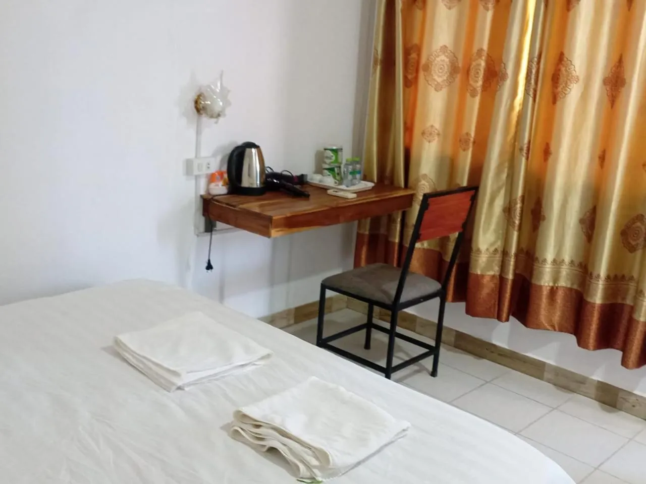 hair dresser, Bed in Vang Vieng Victory Hostel