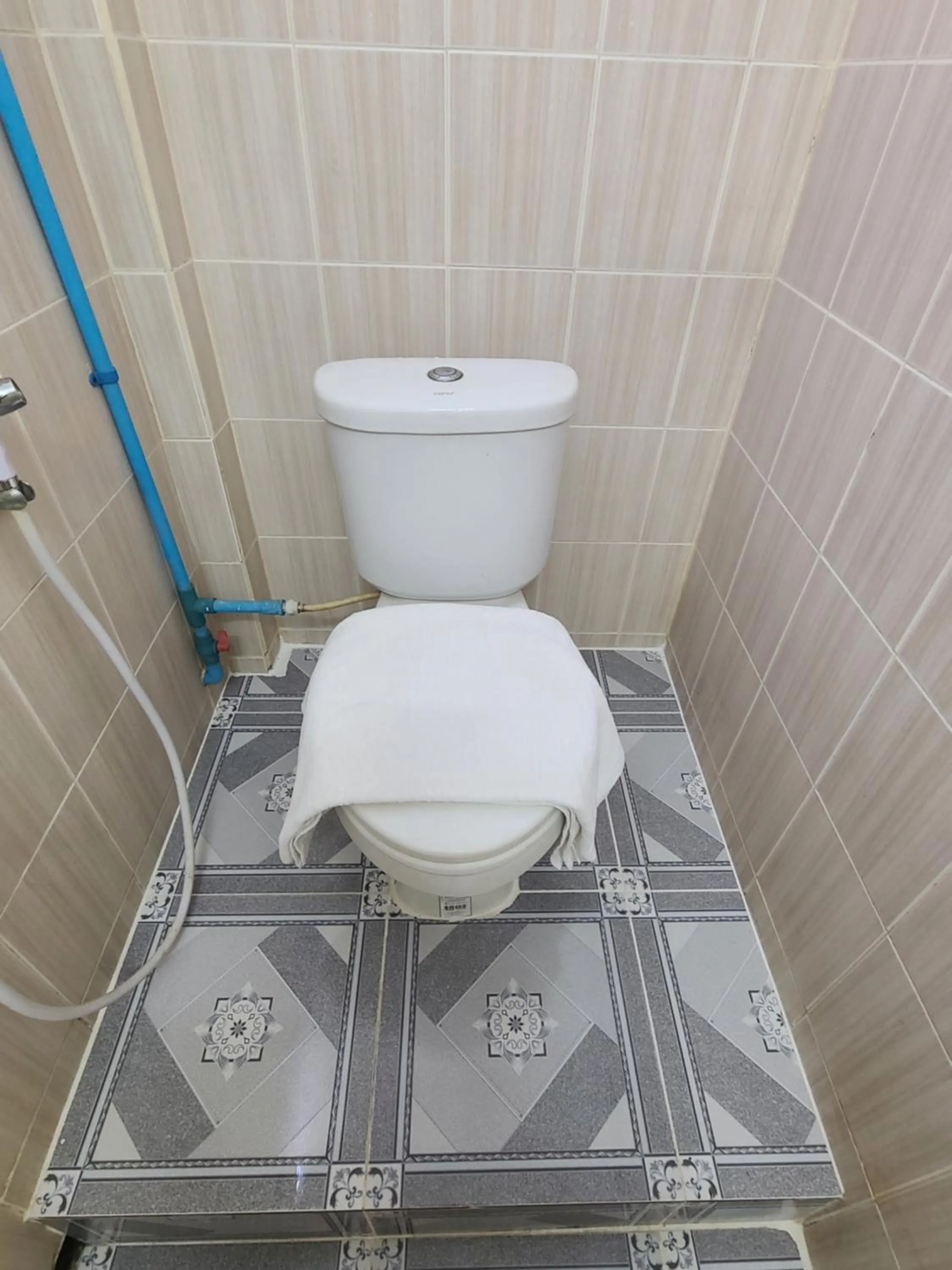 Toilet in Vang Vieng Victory Hostel