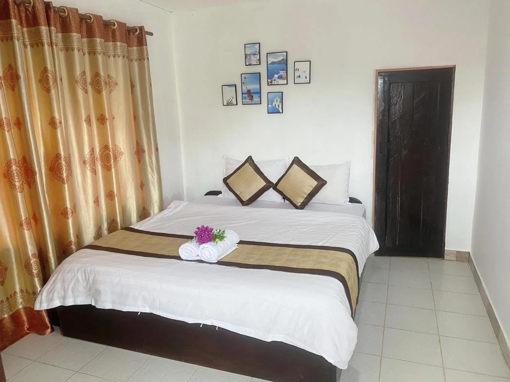 Property building, Bed in Vang Vieng Victory Hostel