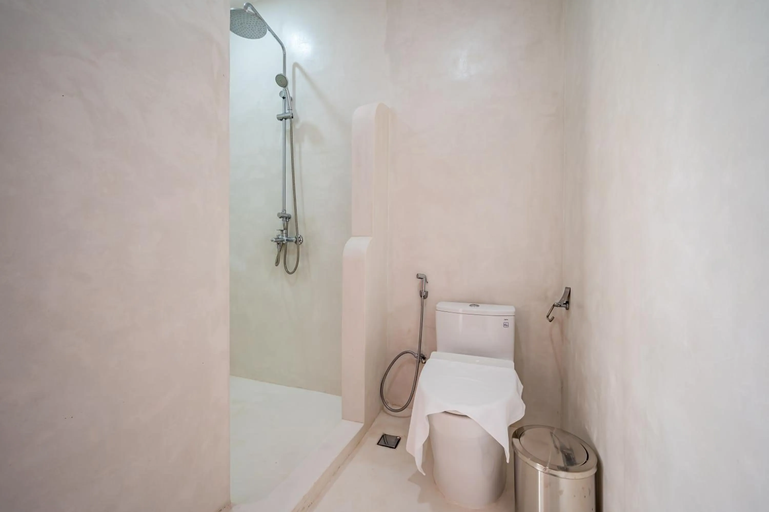 Bathroom in Happiness Hotel