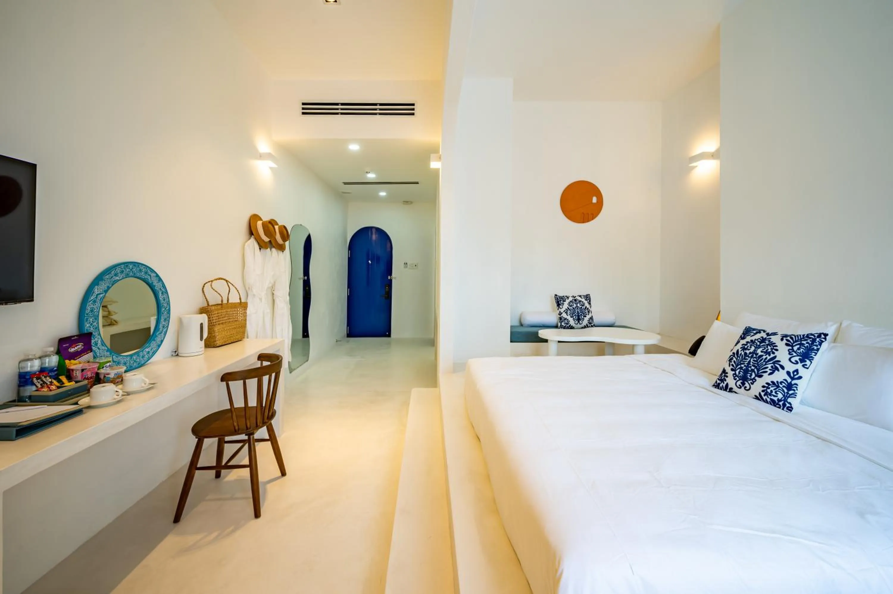 Photo of the whole room in Happiness Hotel