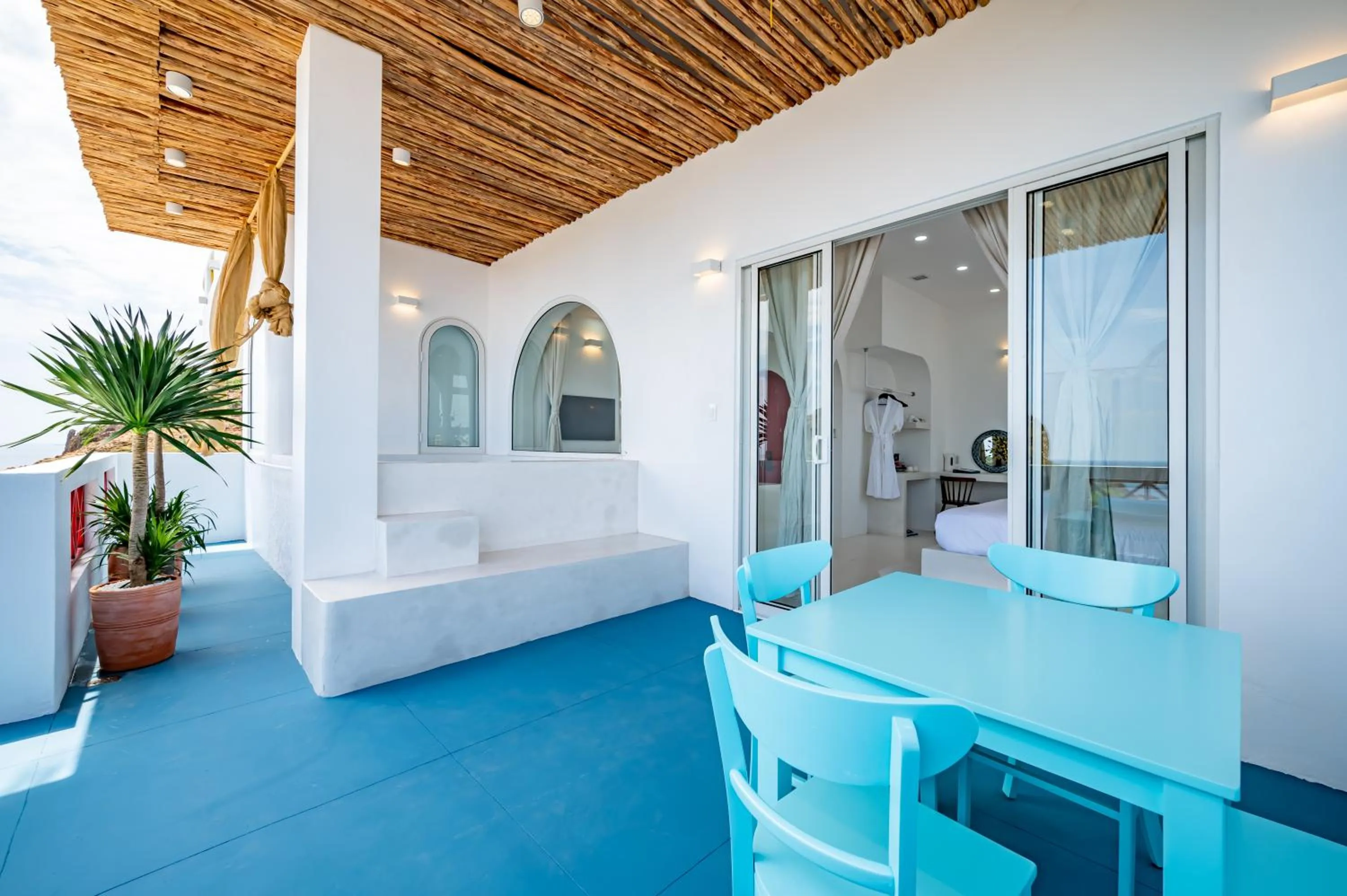 Photo of the whole room in Happiness Hotel