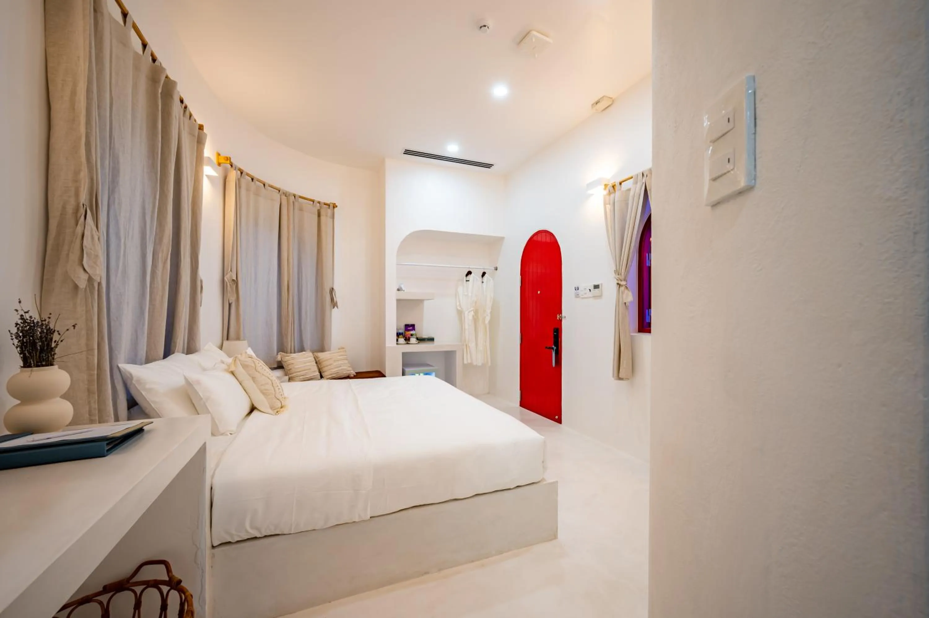 Photo of the whole room in Happiness Hotel