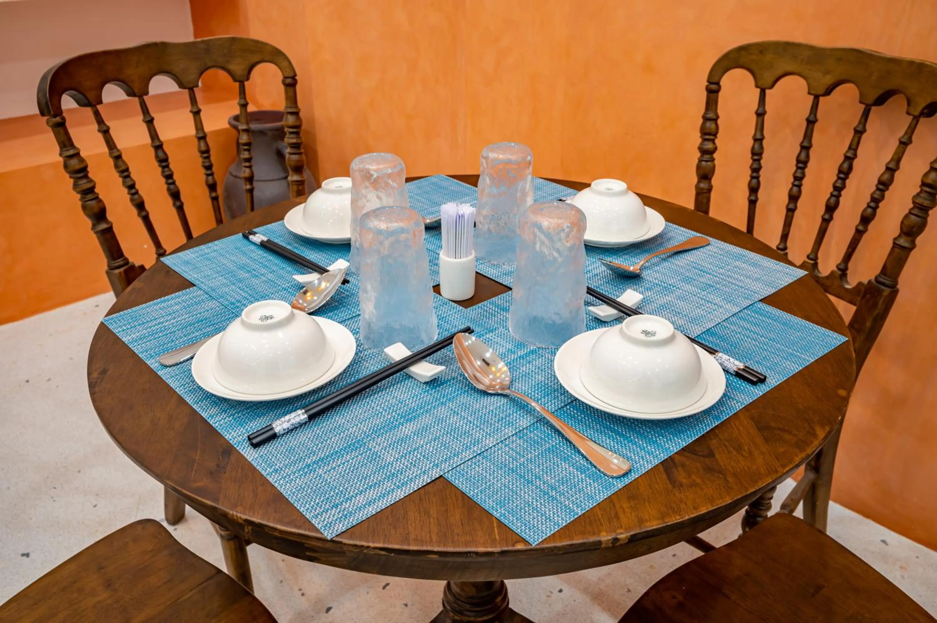 Breakfast in Happiness Hotel