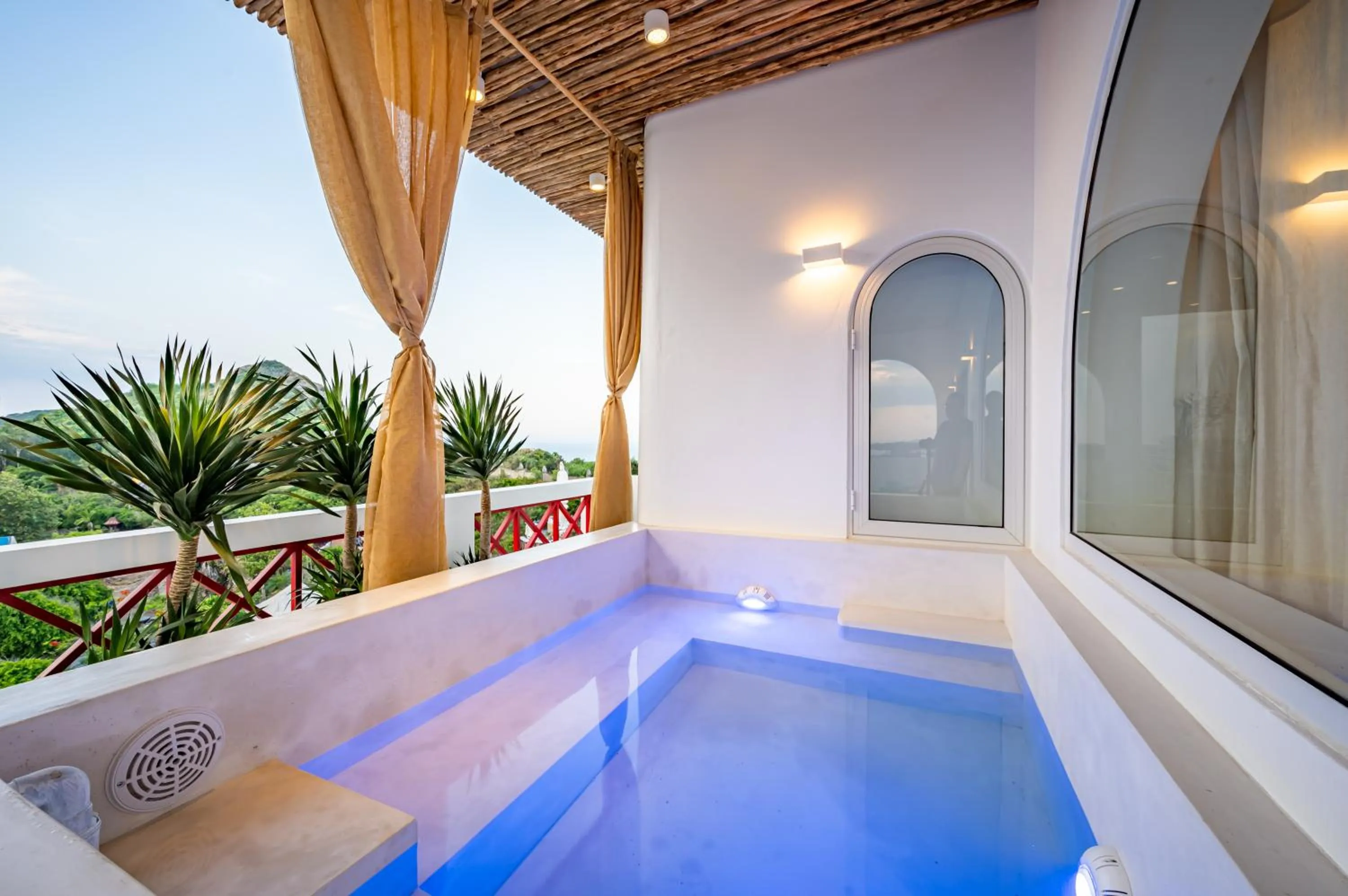 Natural landscape in Happiness Hotel